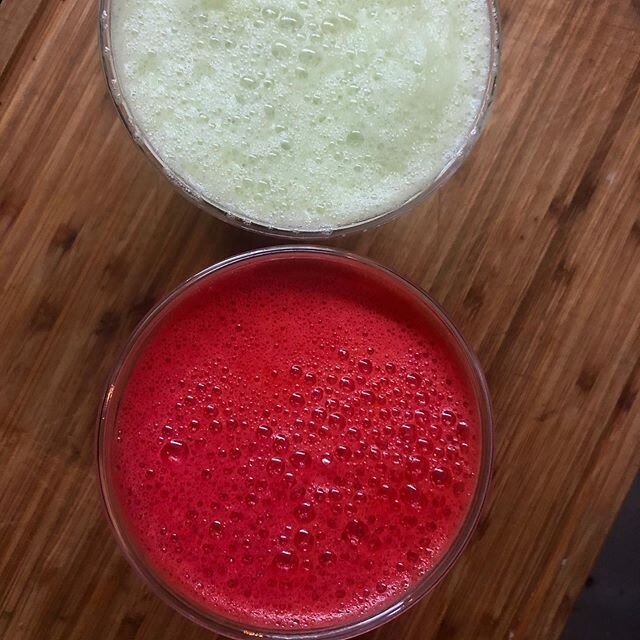 Beet, carrot, orange and celery, lemon, apple &amp; spirulina; some of my juices at Fuelzone. || Remolacha, zanahoria, naranja y Apio, manzana verde, limon y spirulina; un par de jugos de mi chiringuito. #miami #fitness #juicebar