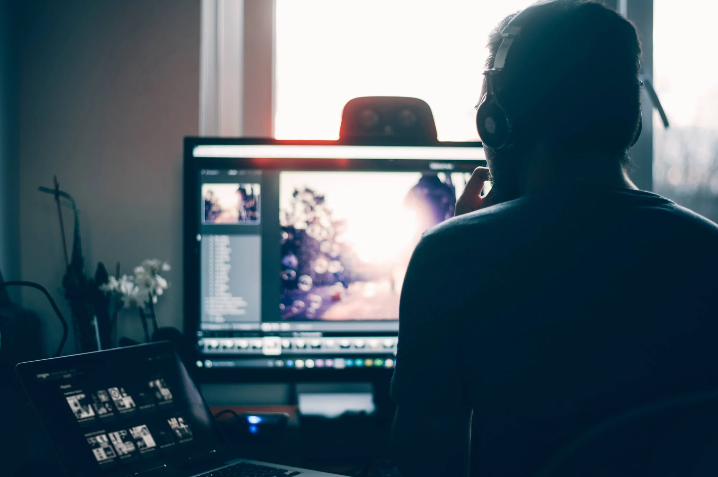 You tubers and solopreneurs getting art for their spaces