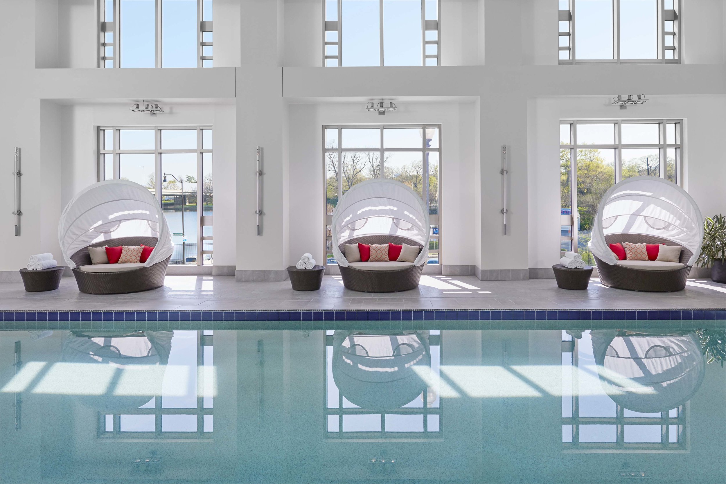 washington-2016-luxury-spa-pool-01.jpeg