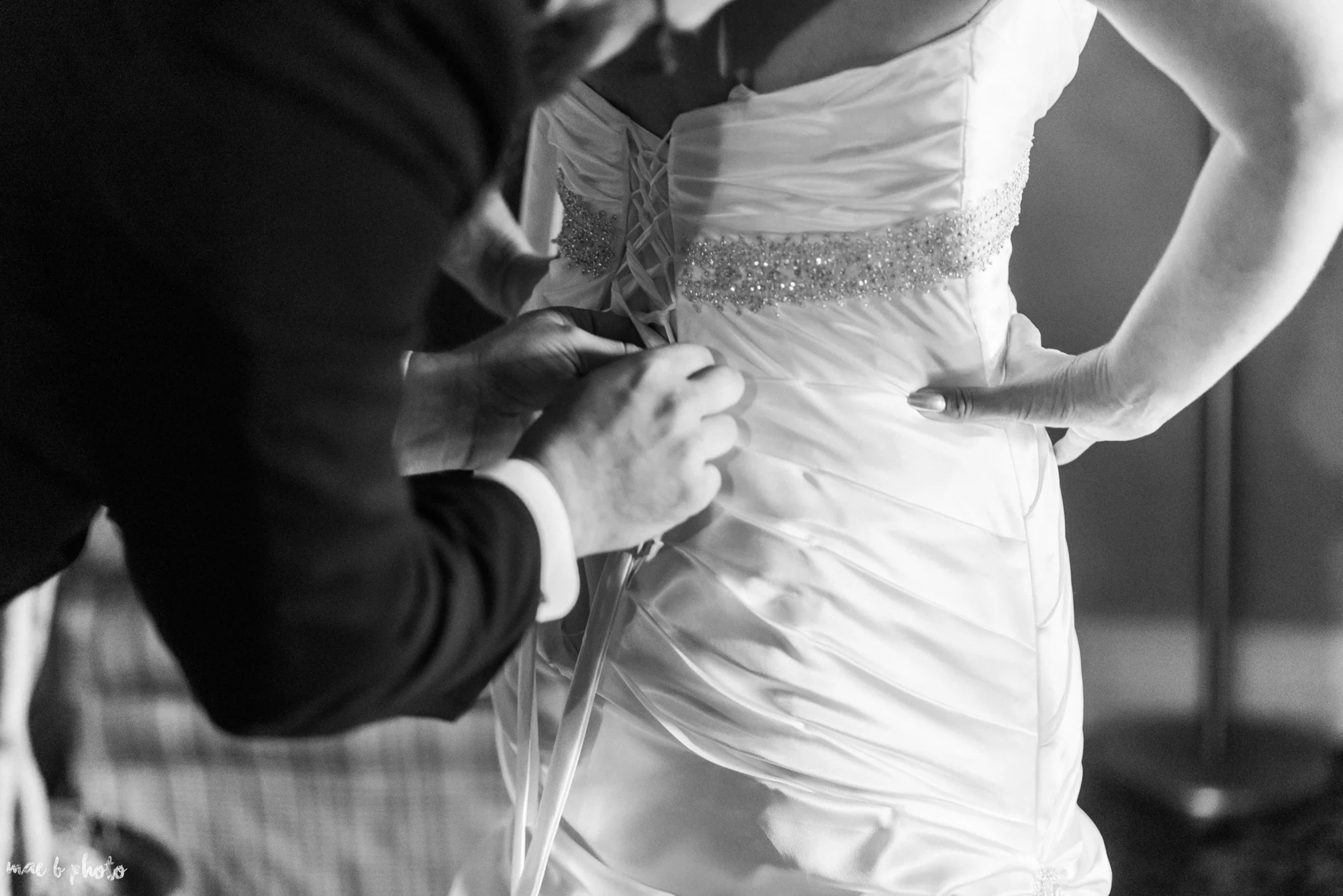 tracey and aaron's personal fall wedding at tiffany's banquet center in brookfield ohio_prep-13.jpg