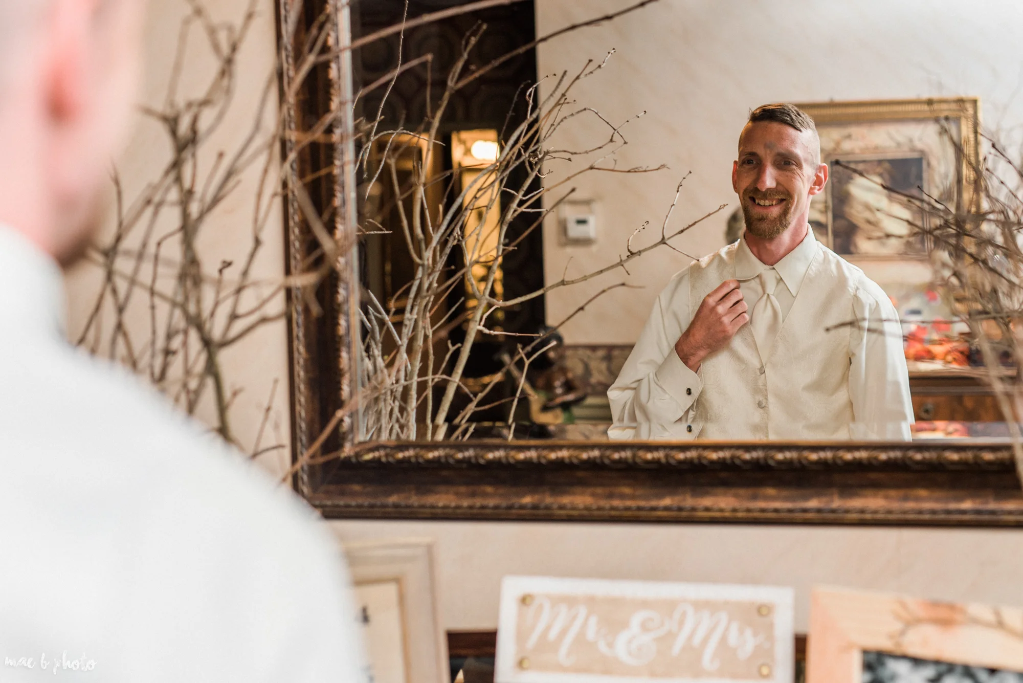 tracey and aaron's personal fall wedding at tiffany's banquet center in brookfield ohio_prep-26.jpg