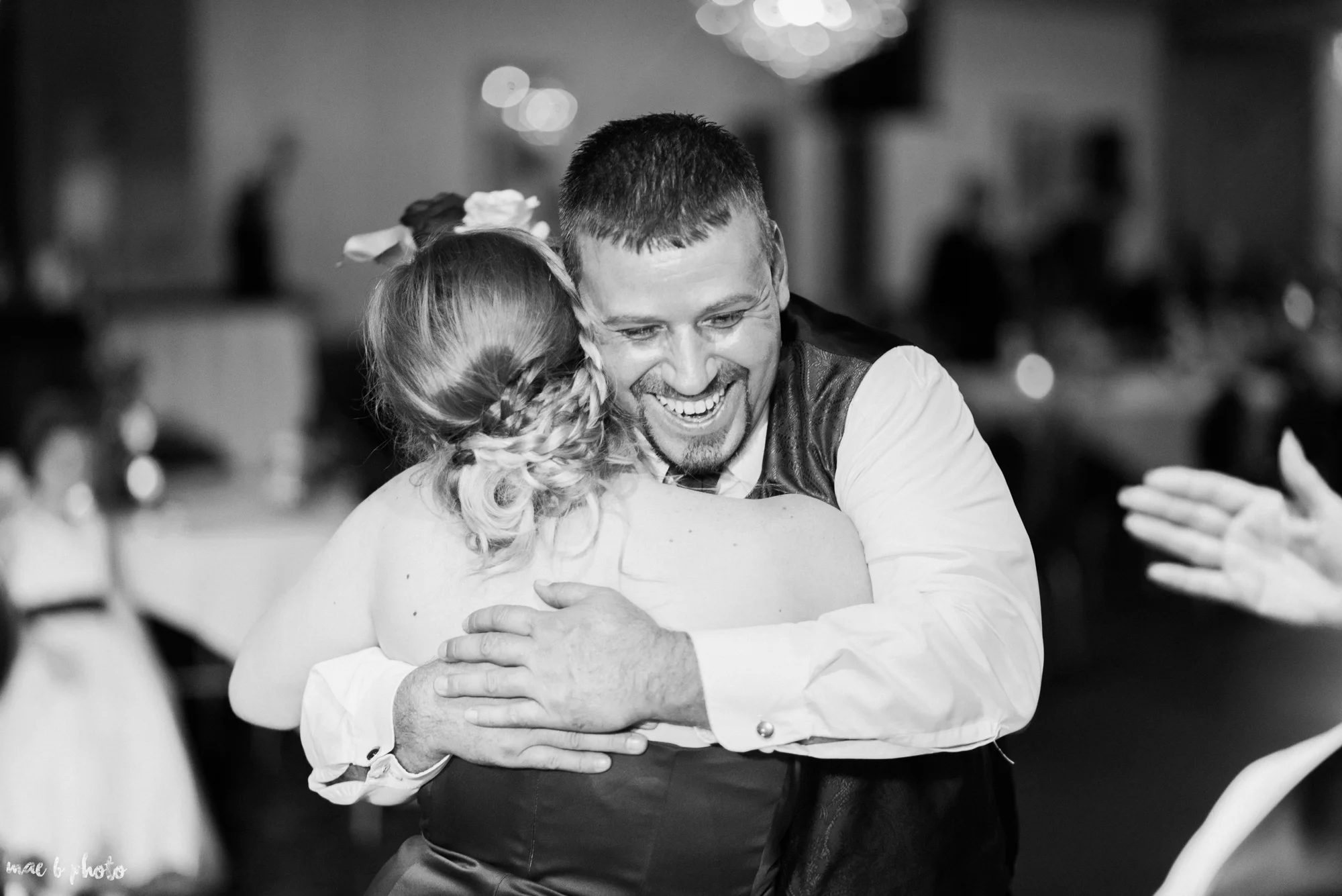 tracey and aaron's personal fall wedding at tiffany's banquet center in brookfield ohio-116.jpg