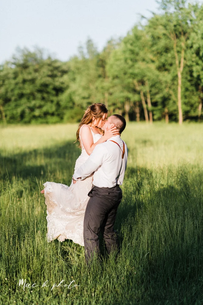 morgan+and+ryan's+intimate+outdoor+summer+winery+midwest+wedding+at+hartford+hill+winery+and+doubletree+by+hilton+youngstown+downtown+in+hartford+ohio+photographed+by+youngstown+wedding+photographer+mae+b+photo-139.jpg