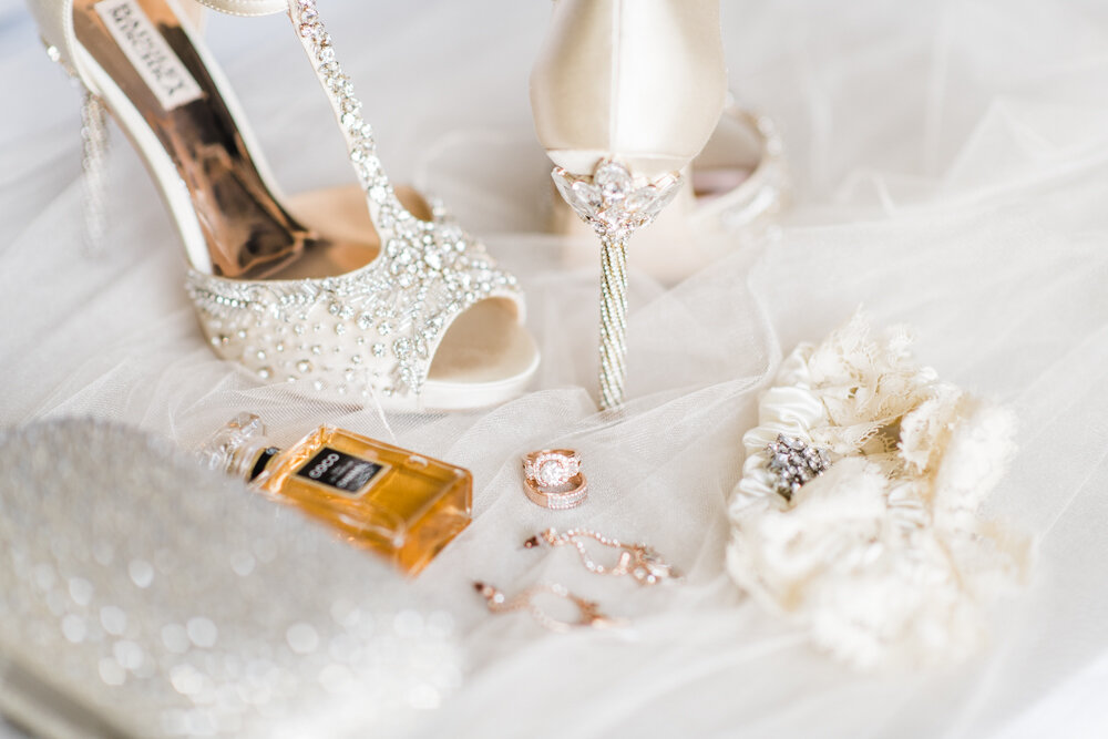 paige and cales glamorous great gatsby themed wedding at mr anthonys in boardman ohio photographed by youngstown wedding photographer mae b photo-2.jpg