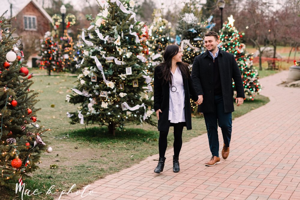 mae b photo youngstown wedding photographer squire's castle engagement session cleveland metroparks winter engagement session christmas engagement chagrin falls engagement session cleveland wedding photographer-21.jpg