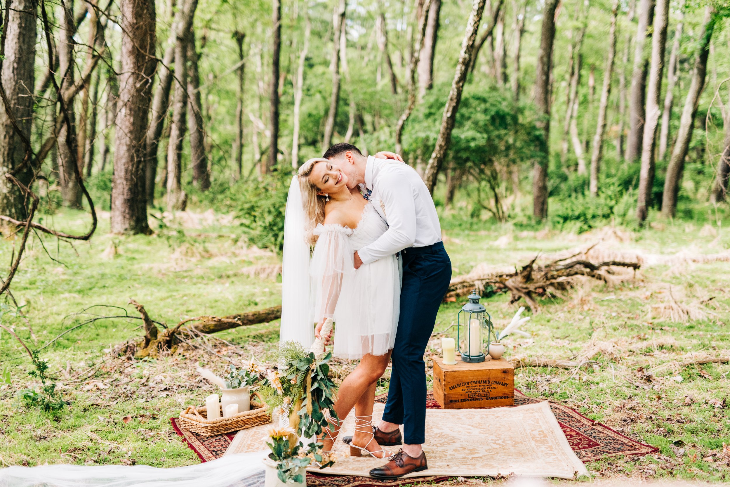 intimate boho wedding woodland wedding photos at north park in pittsburgh pa photographed by youngstown wedding photographer maebphoto-2.jpg