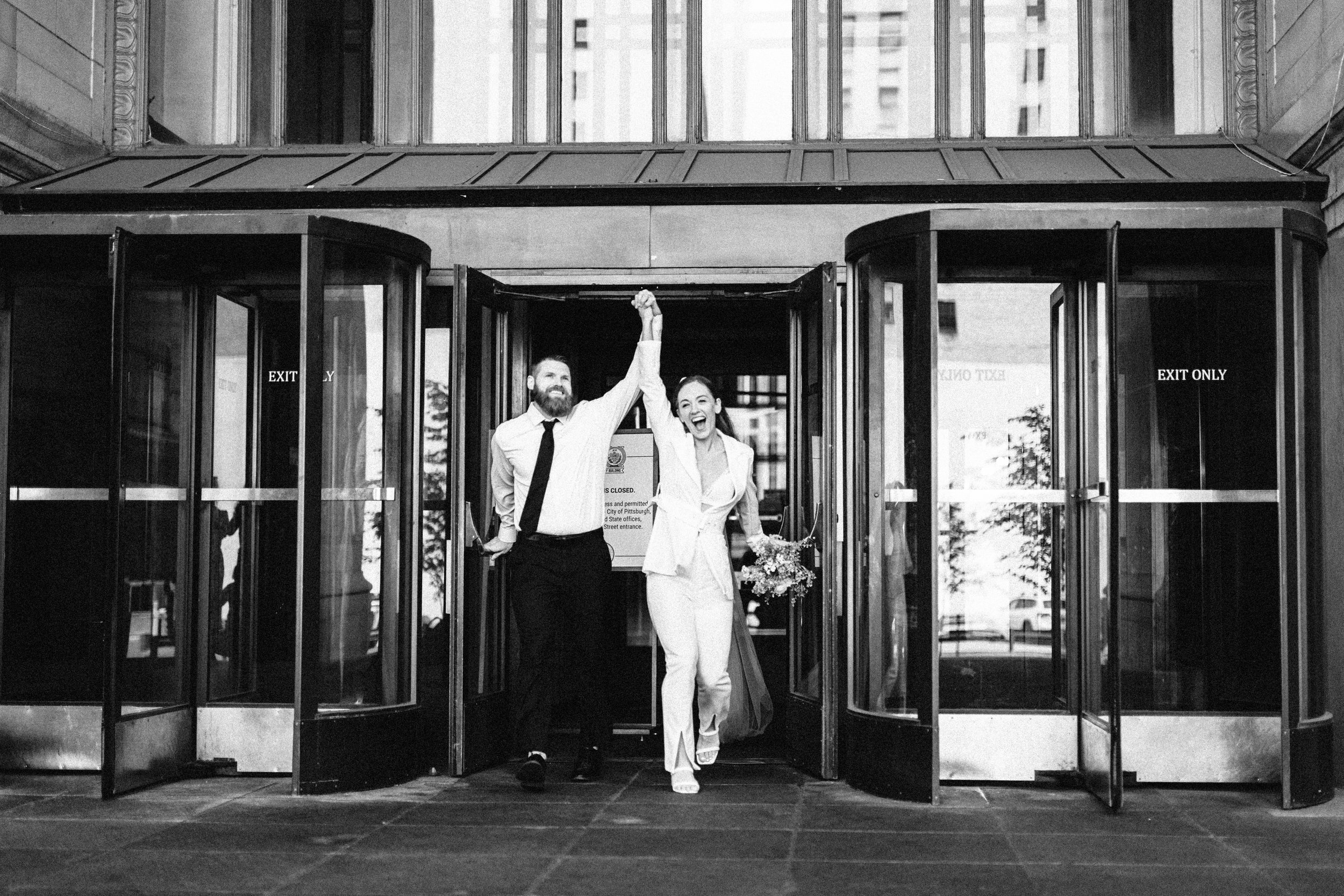 intimate city hall elopement in downtown pittsburgh pa photographed by youngstown wedding photographer maebphoto-1.jpg