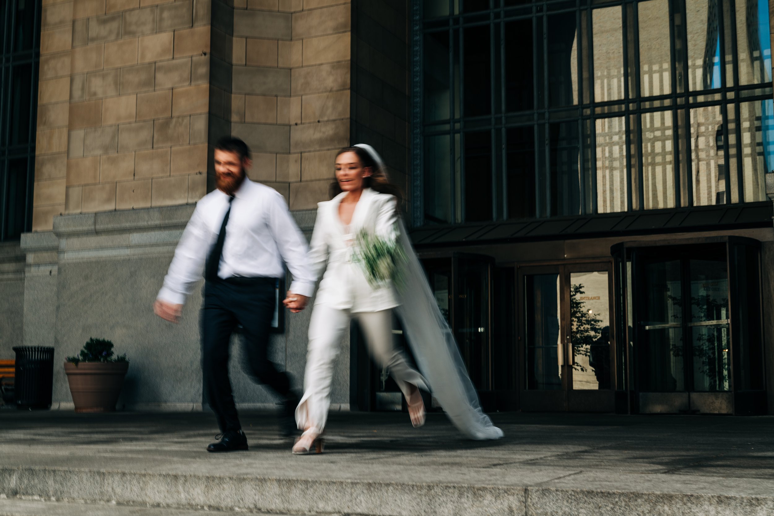 intimate city hall elopement in downtown pittsburgh pa photographed by youngstown wedding photographer maebphoto-3.jpg