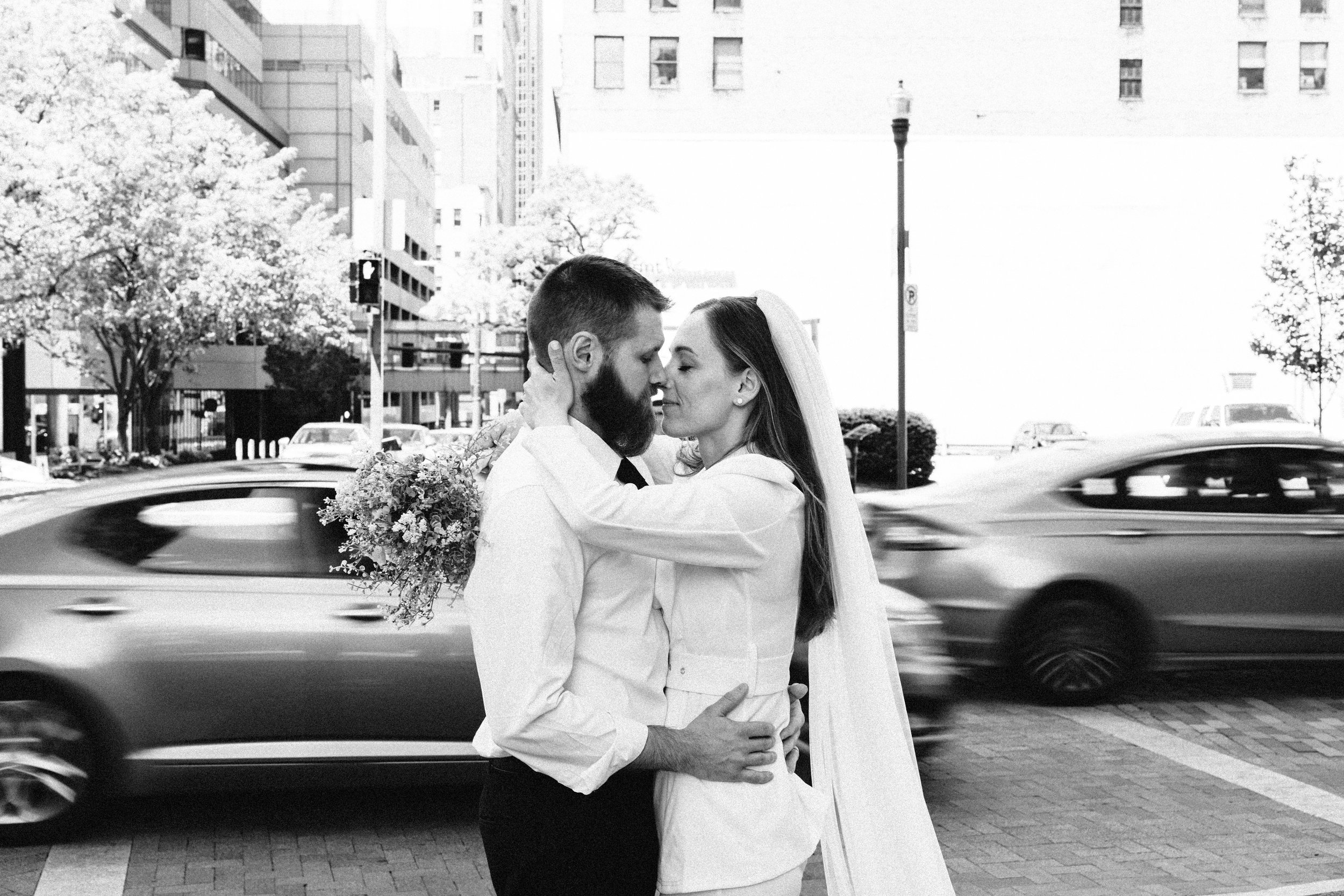intimate city hall elopement in downtown pittsburgh pa photographed by youngstown wedding photographer maebphoto-7.jpg
