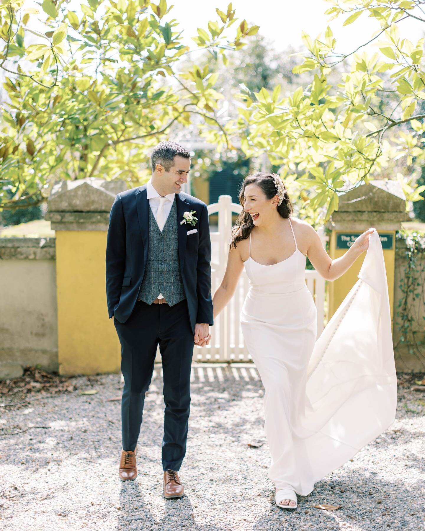 The sun is out today and I&rsquo;m here for it!
More sunny days please! ☀️

.

#SummerWeddingIreland #EuropeElopementPhotographer #FineArtWedding #DublinBride #StyleMePretty #DestinationWedding #DiscoverIreland #DublinCityWedding #CastleWedding #Wedd