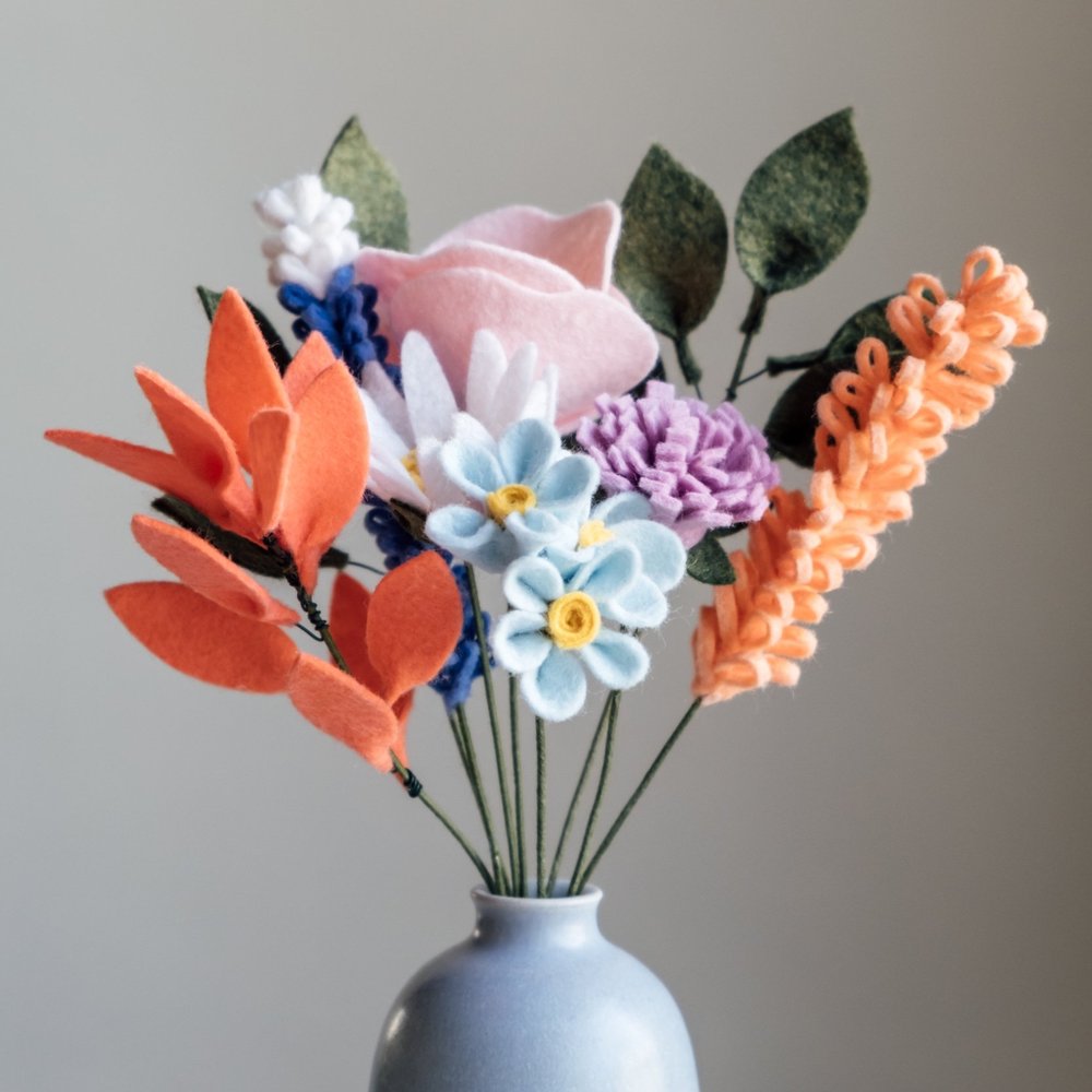 Easy DIY Bouquets With Wildflowers