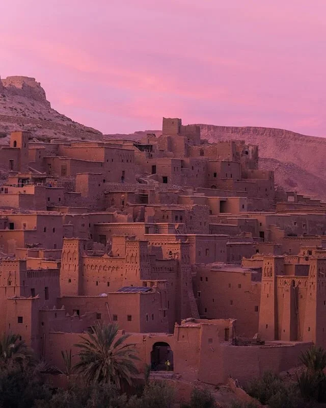 Locals returning home at sundown to their ancient fortress 👑 . . . . . . . . . .
. &nbsp;#global_hotshotz  #exklusive_shot #beautifuldestinations #passionpassport #thevisualscollective #livetravelchannel #awesome_earthpix #worldtravel #earthfocus  #