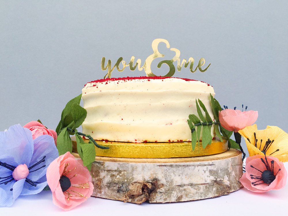 elegant wedding cake styling
