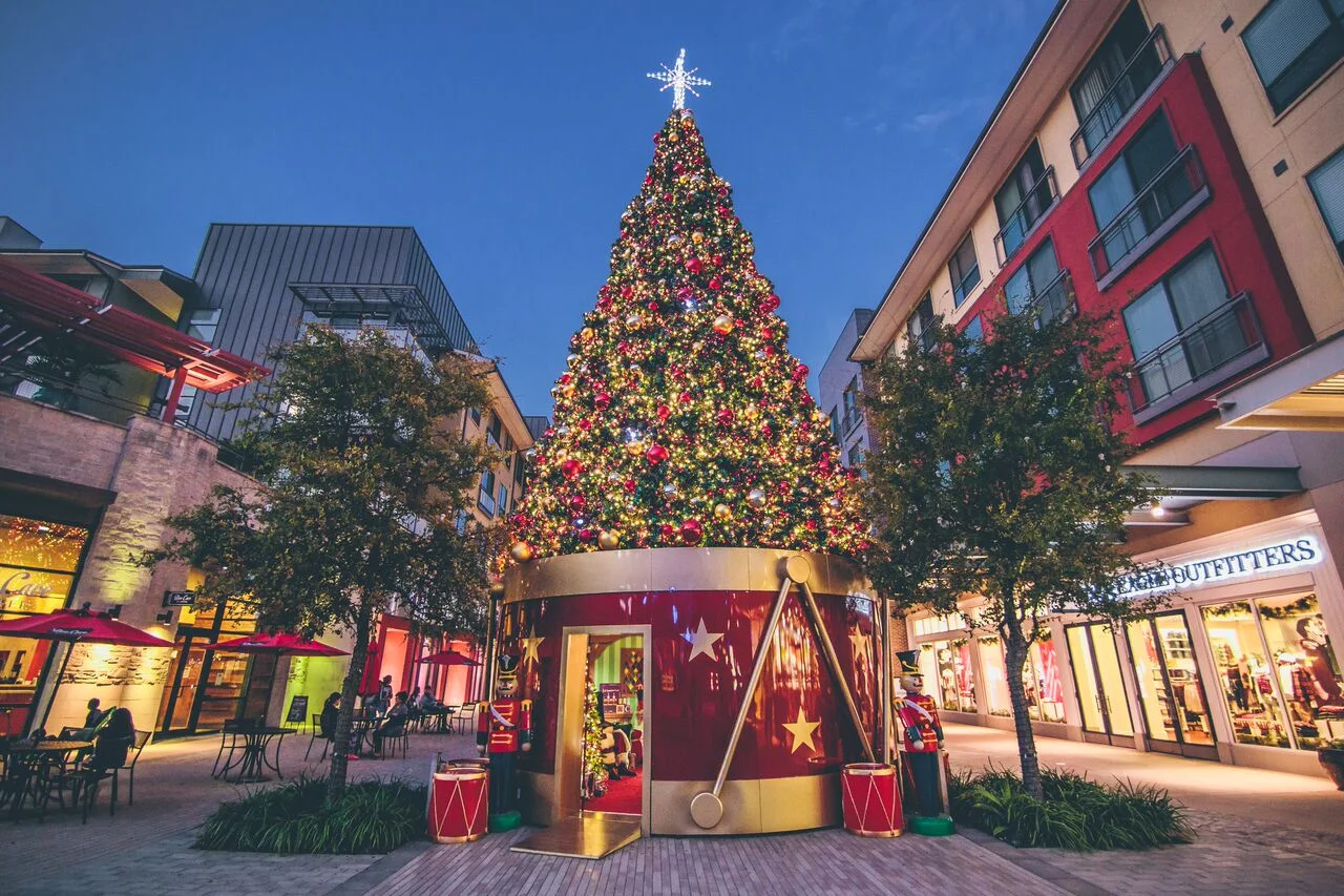 Deck this Austin Winter (2019)