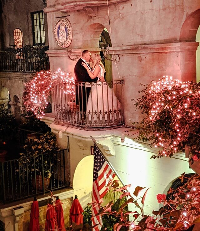 ❤️In Love. 
Venue: @missioninnhotel
Florist: @riverside.mission.florist 
DJ: @apmeademusic
Planning /coordination : @atouchofclasseventsco 
@josie_lovemyjob
#bride #stunning #breathtaking  #ceremony #bouquet #bridesbouquet #angelicaflores #signaturew