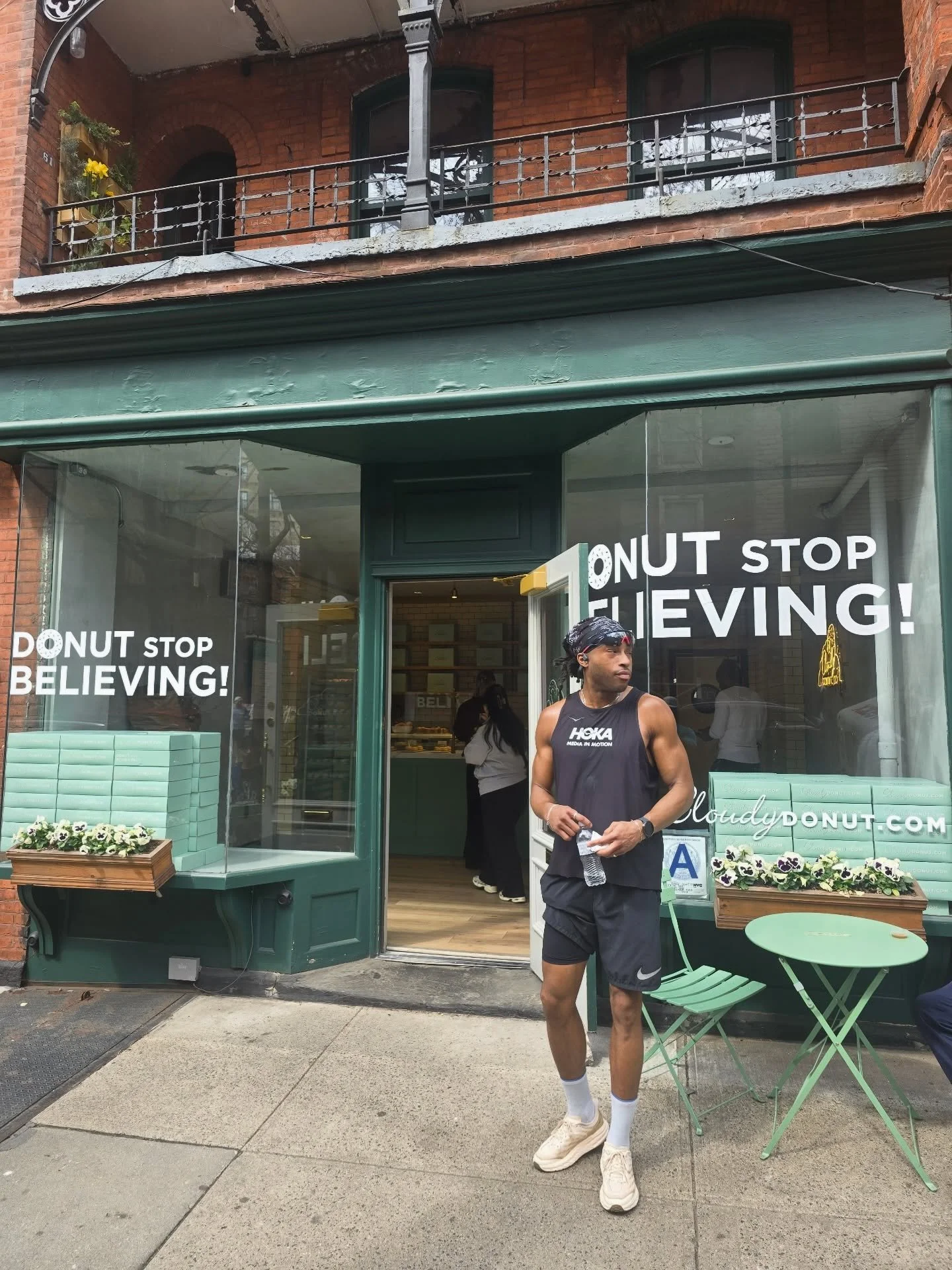 Short story: Brooklyn; never ran. Never will. Nvm, y&rsquo;all never ready&hellip; 😒 @gotham.ny @stayme7o.420 | @reveriepage | 

Another one this Saturday: 4/18 [The 4/20 Special]
#runclubs #highperformace #runnershigh #munchiestime #cloudydonuts 

