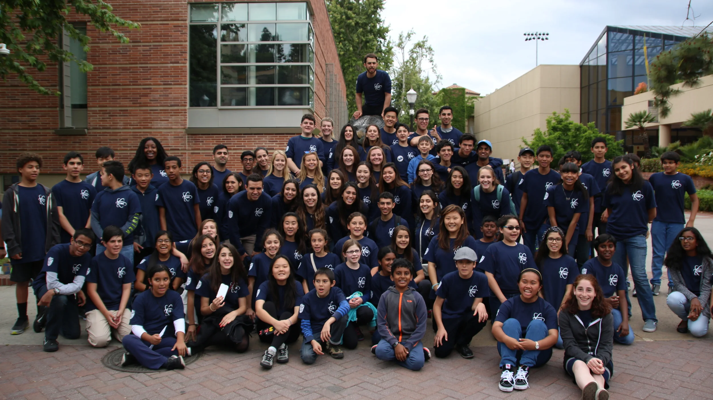 Students and mentors on science fair day at UCLA. Provided by The Bruin Experiment.