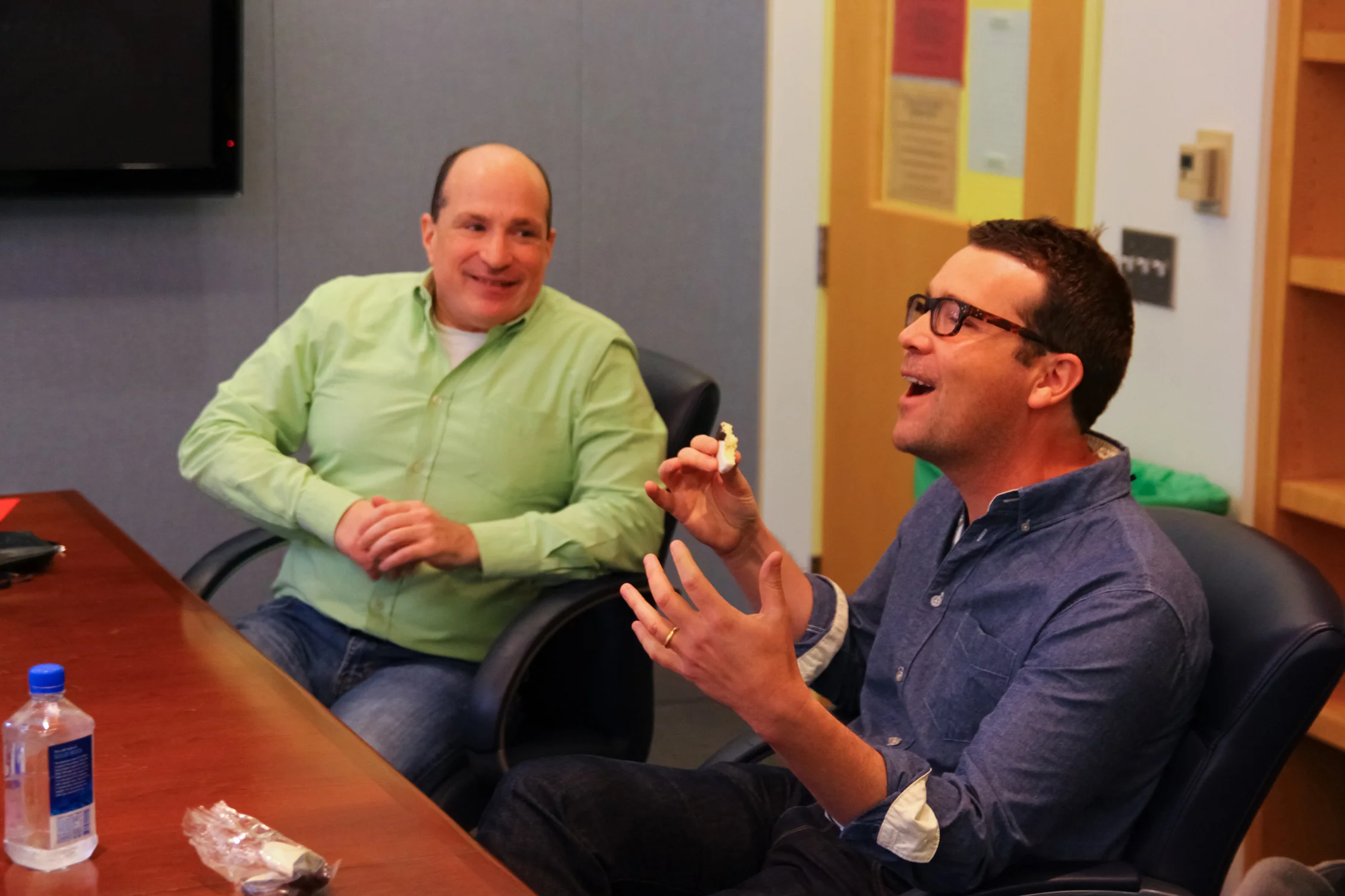 David Saltzberg, science consultant (left) and Sam Shaw, creator/executive producer/writer (right). (Photo credit: Jeff Maloy, Signal to Noise Magazine )