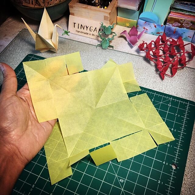 Because folding a 17 crane renzuru isn&rsquo;t challenging enough... I decided to try it with a super-thin piece of O-gami paper 😬 I love its translucence! I swear I could read a book through it. I&rsquo;ll let you know if I succeed or fail 🤞I&rsqu