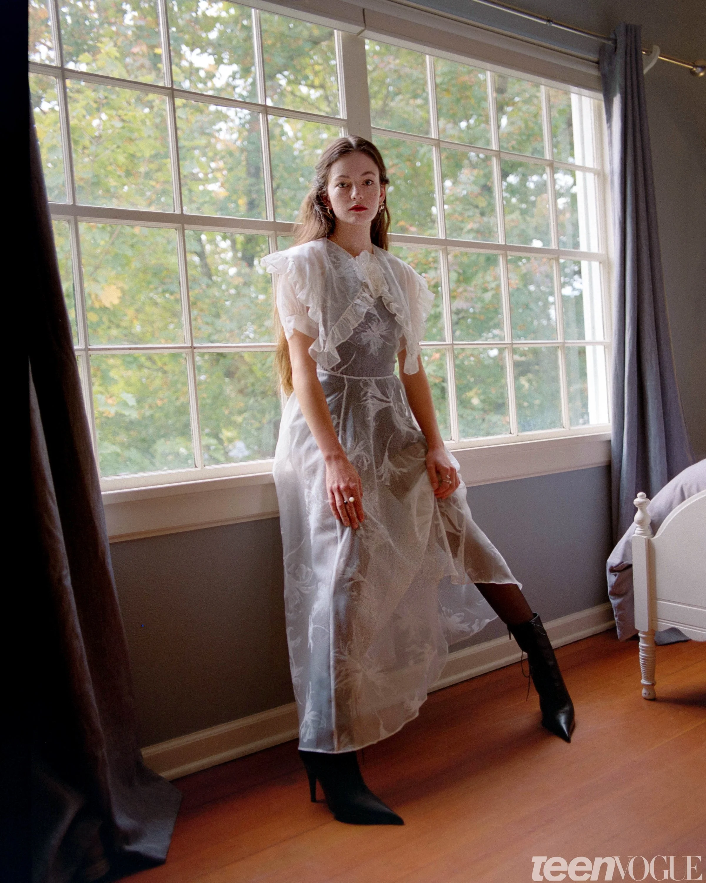 Twilight-MackenzieFoyxTeenVogue_Oct2025_WM-10.JPG