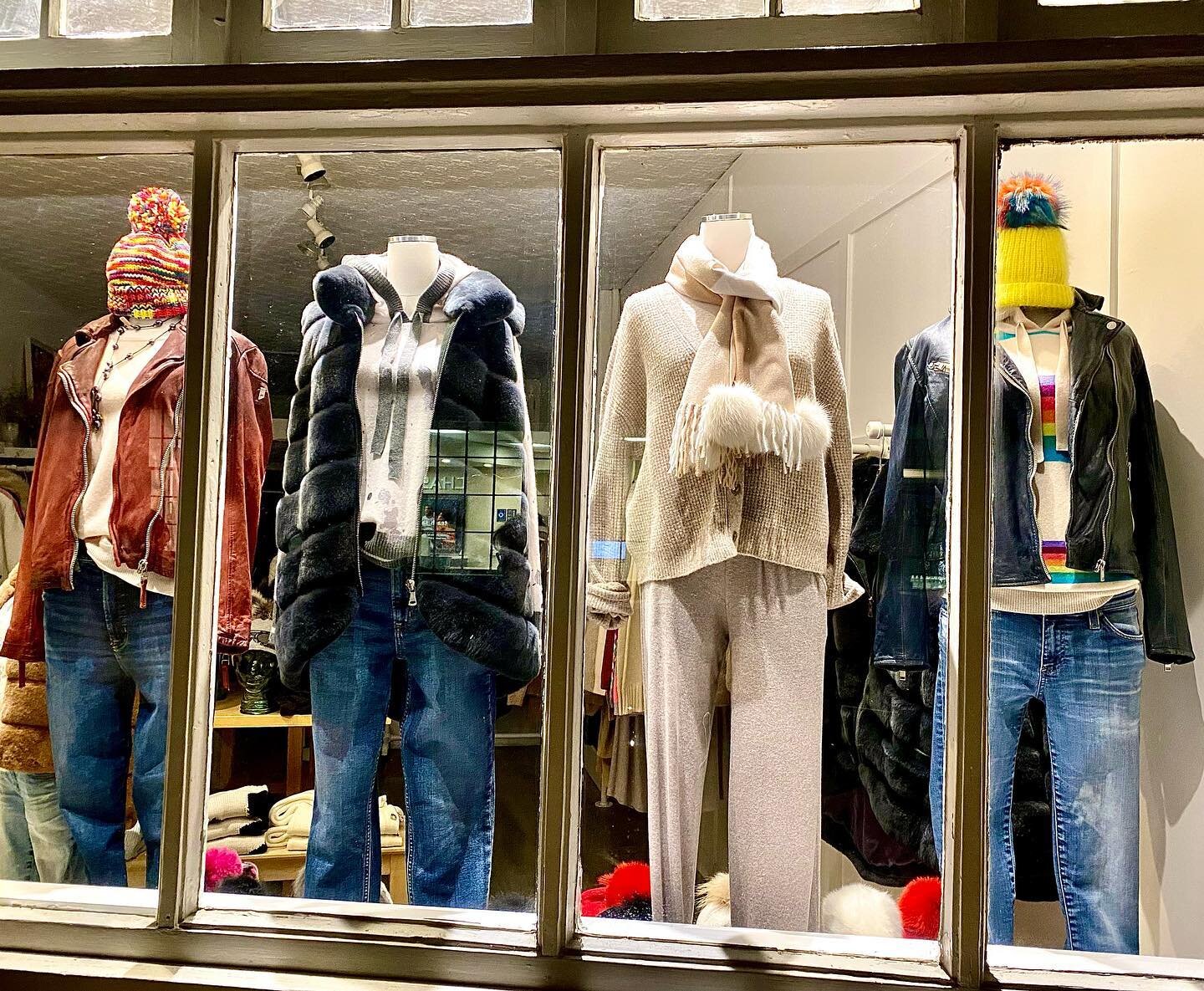 window shopping🌙⭐️ #falloutfits #thelineup #sagharbor #easthampton #obligato