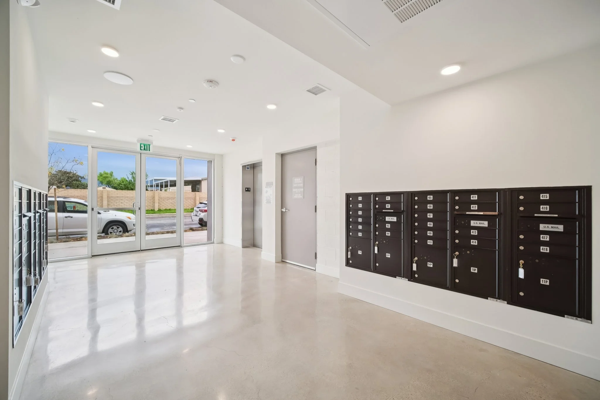 6-web-or-mls-Bermuda St-1909-906.jpg