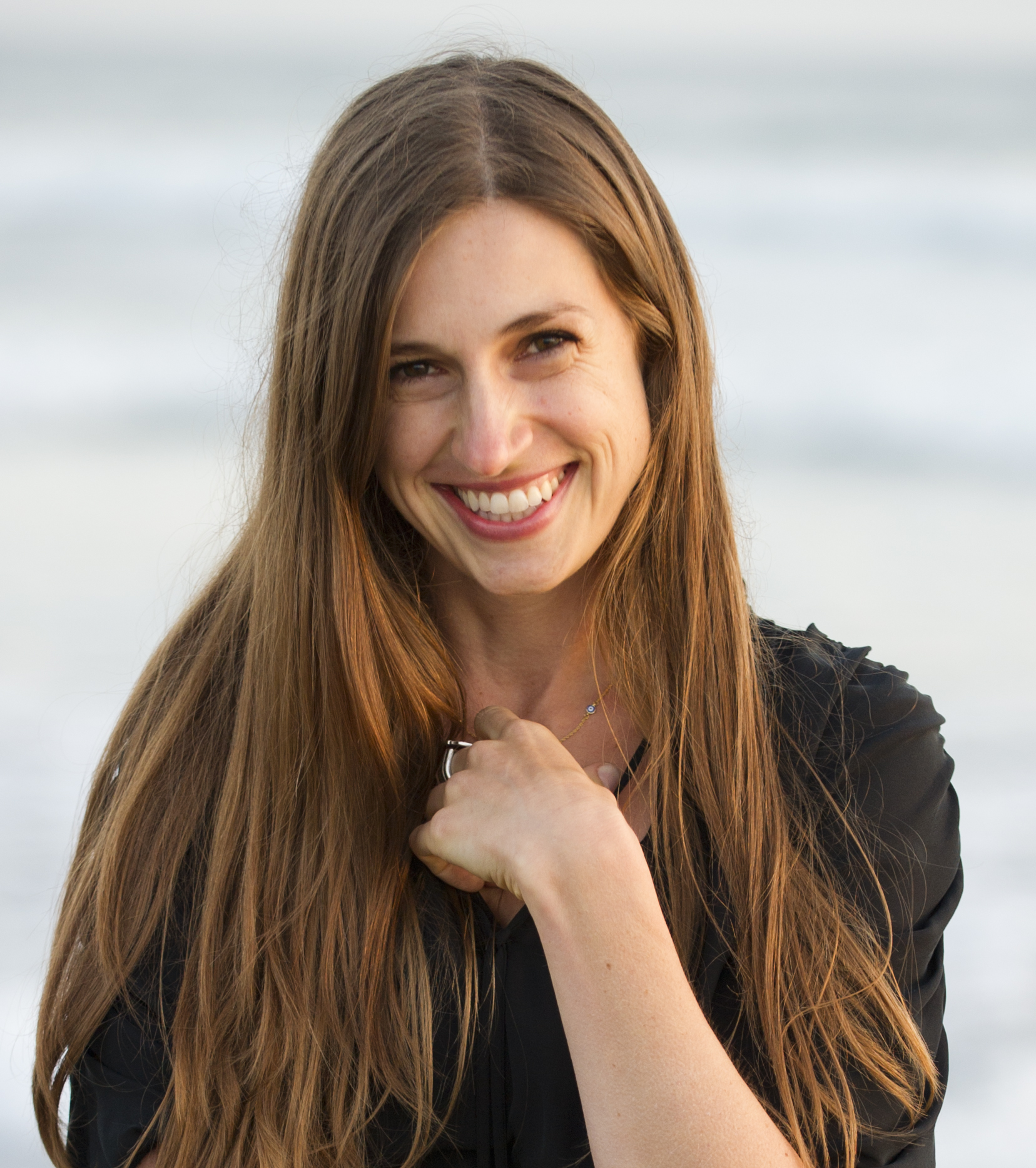 Laura-Roser-Headshot2.jpg