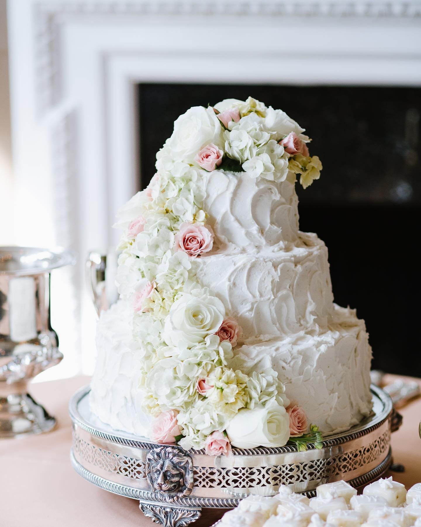 &ldquo;A party without cake is just a meeting&rdquo; - Julia Child ❤️ It&rsquo;s tasting day (!!!) - be sure to follow along in our stories later today for all the fun ❤️❤️❤️. Real KBE bride: @annawalton_  Photo: @dragonflyphotography #kaleebakereven