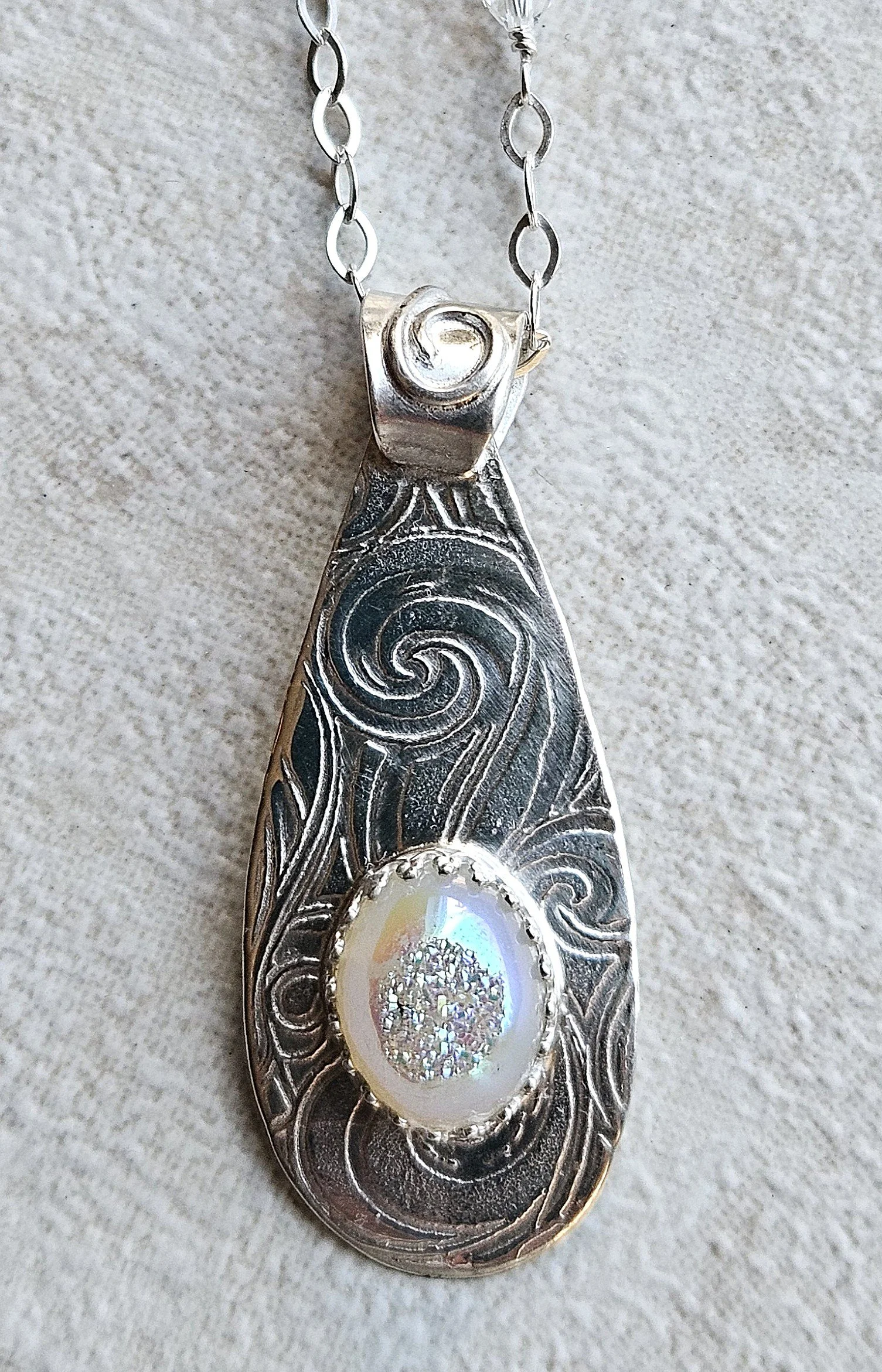 AB DRuzyteardrop.jpg