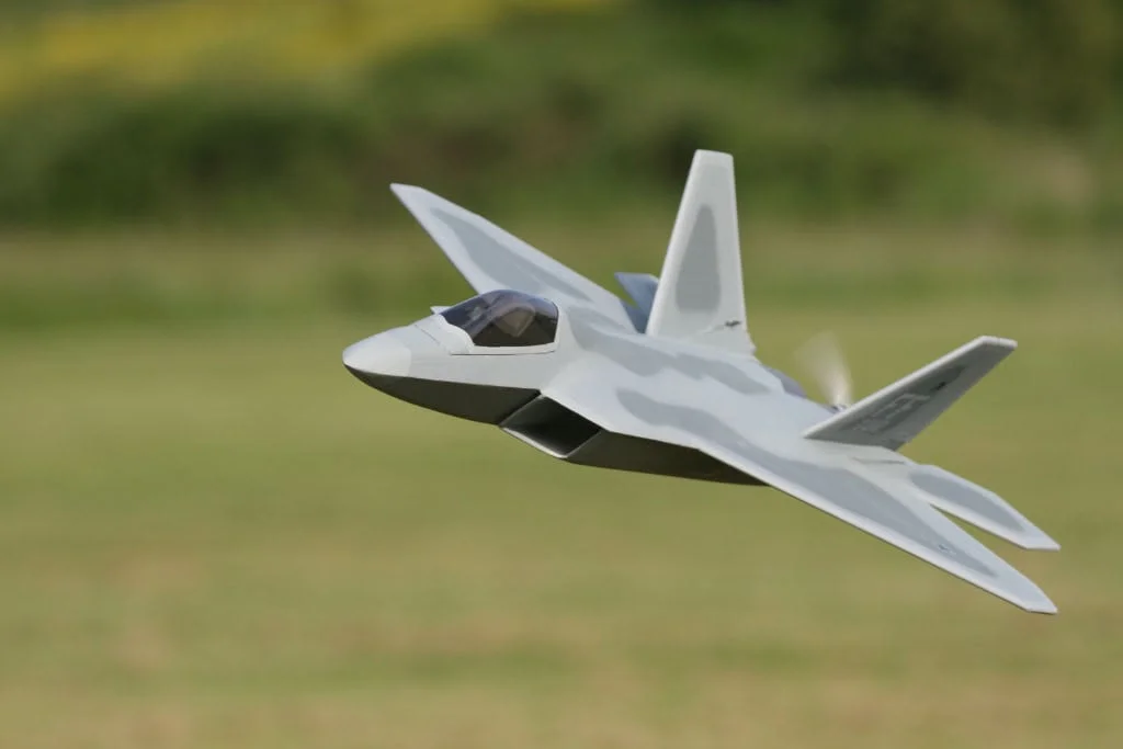 f-22-04.jpg