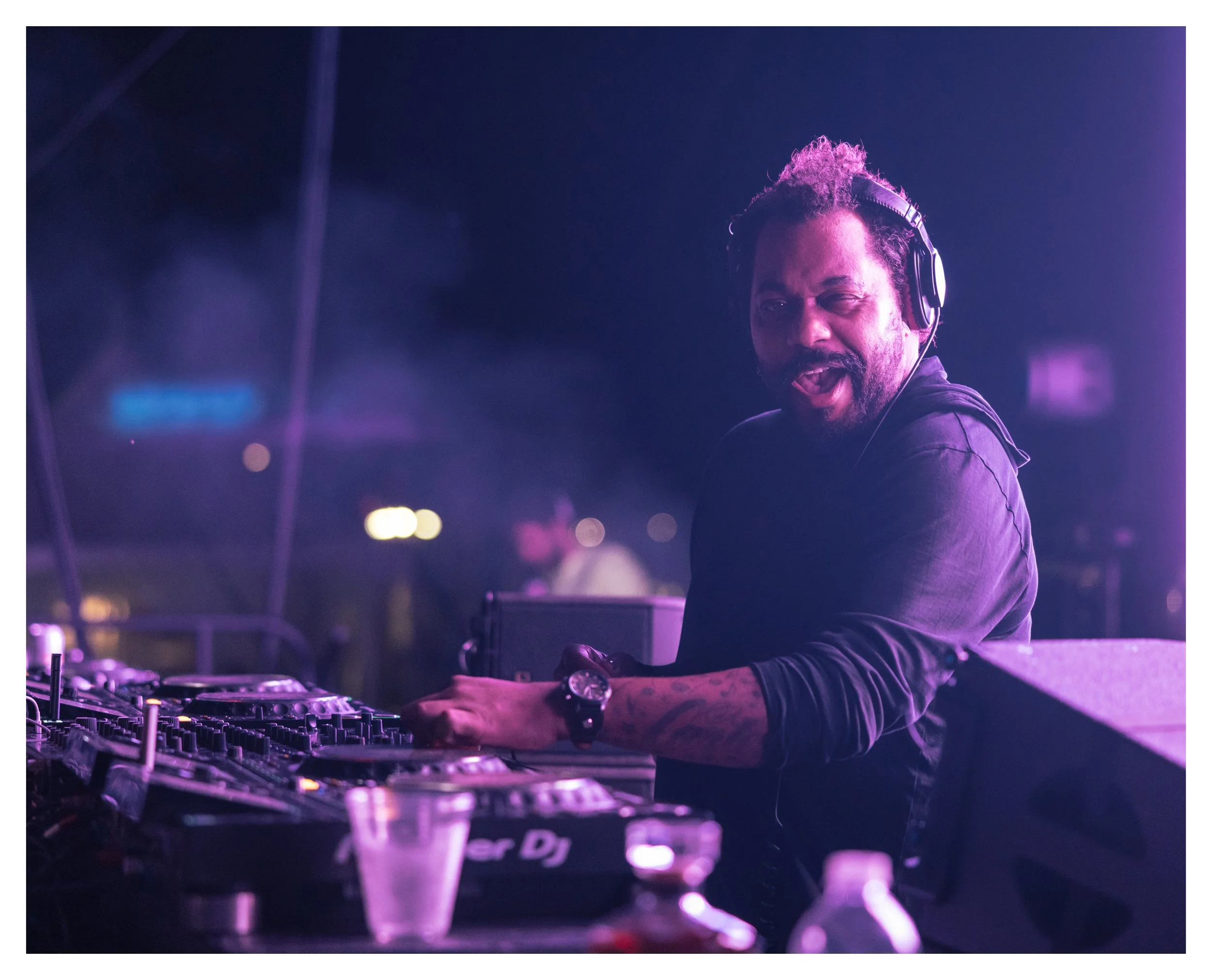 Derrick Carter - Pryamid Stage-SUNDAY MVMT22 -JM-3-3 copy.jpg