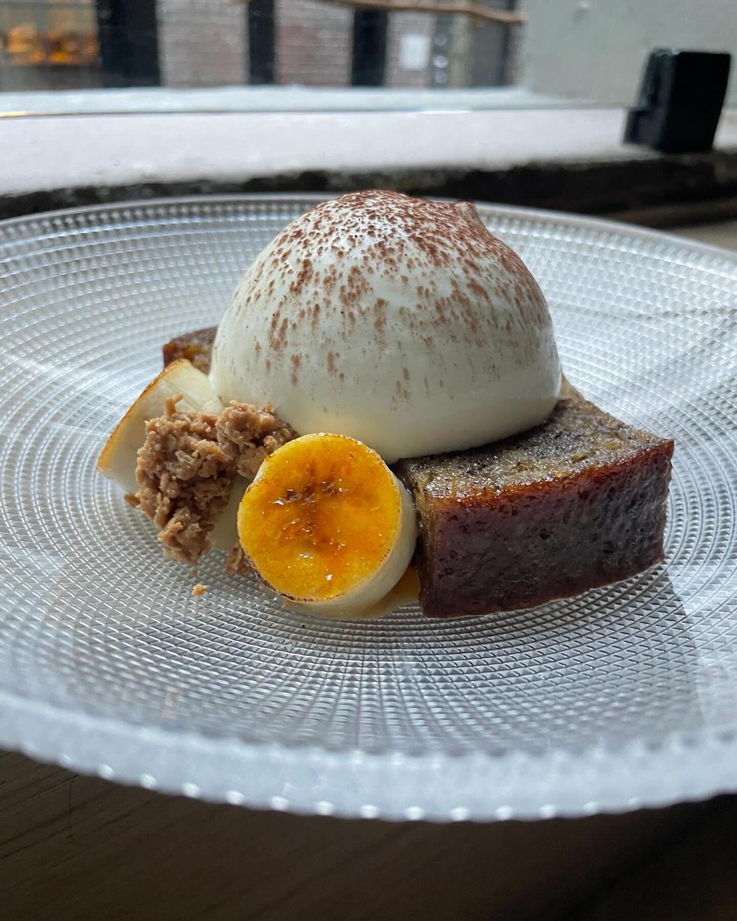 New dessert menu from Pastry Chef @oliverbernardino and his team launched this week!

👆 Banoffee
Caramelized banana, vanilla bean, mascarpone