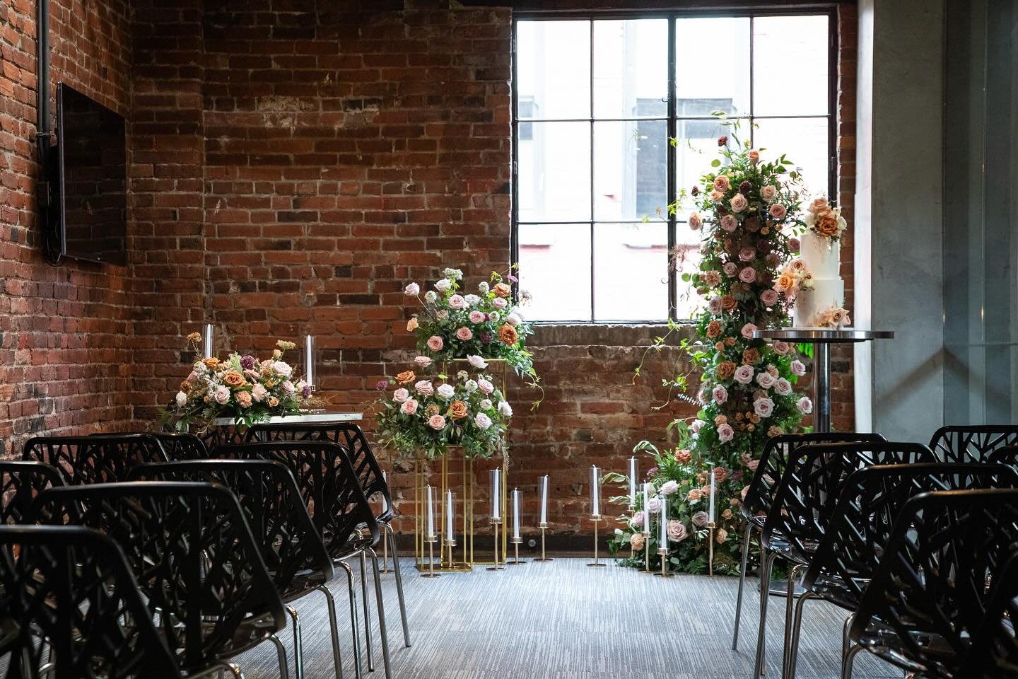 Say &ldquo;I do&rdquo; with us in one of Gastown&rsquo;s most beautiful hidden gems. ✨ 

Our beautiful Private Dining Room offers a dedicated culinary and service team who are there to make sure every detail of your wedding is flawless. Whether you&r