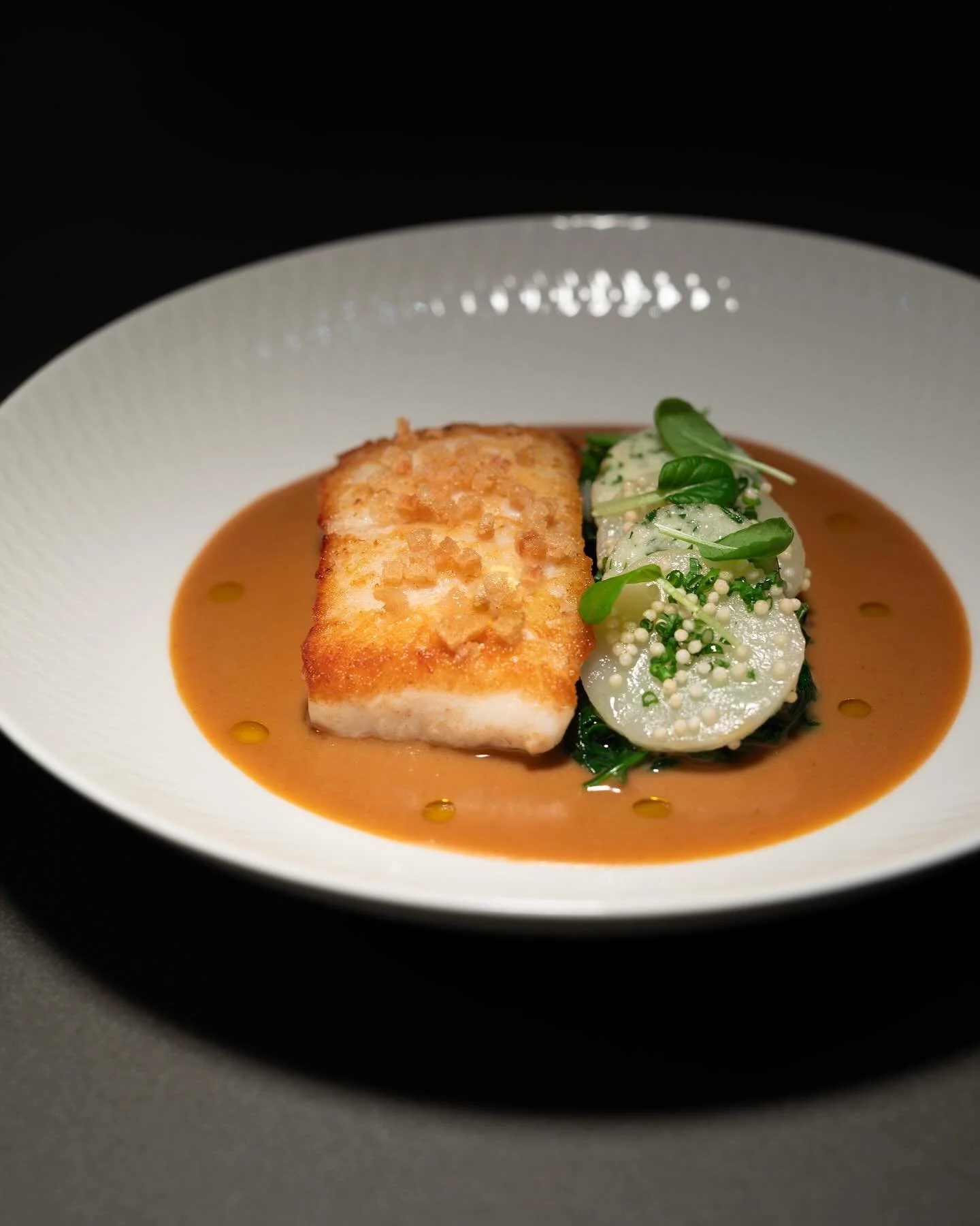 Roasted lingcod
Brioche, spinach, lobster bisque

📷: @jcmadenphotography