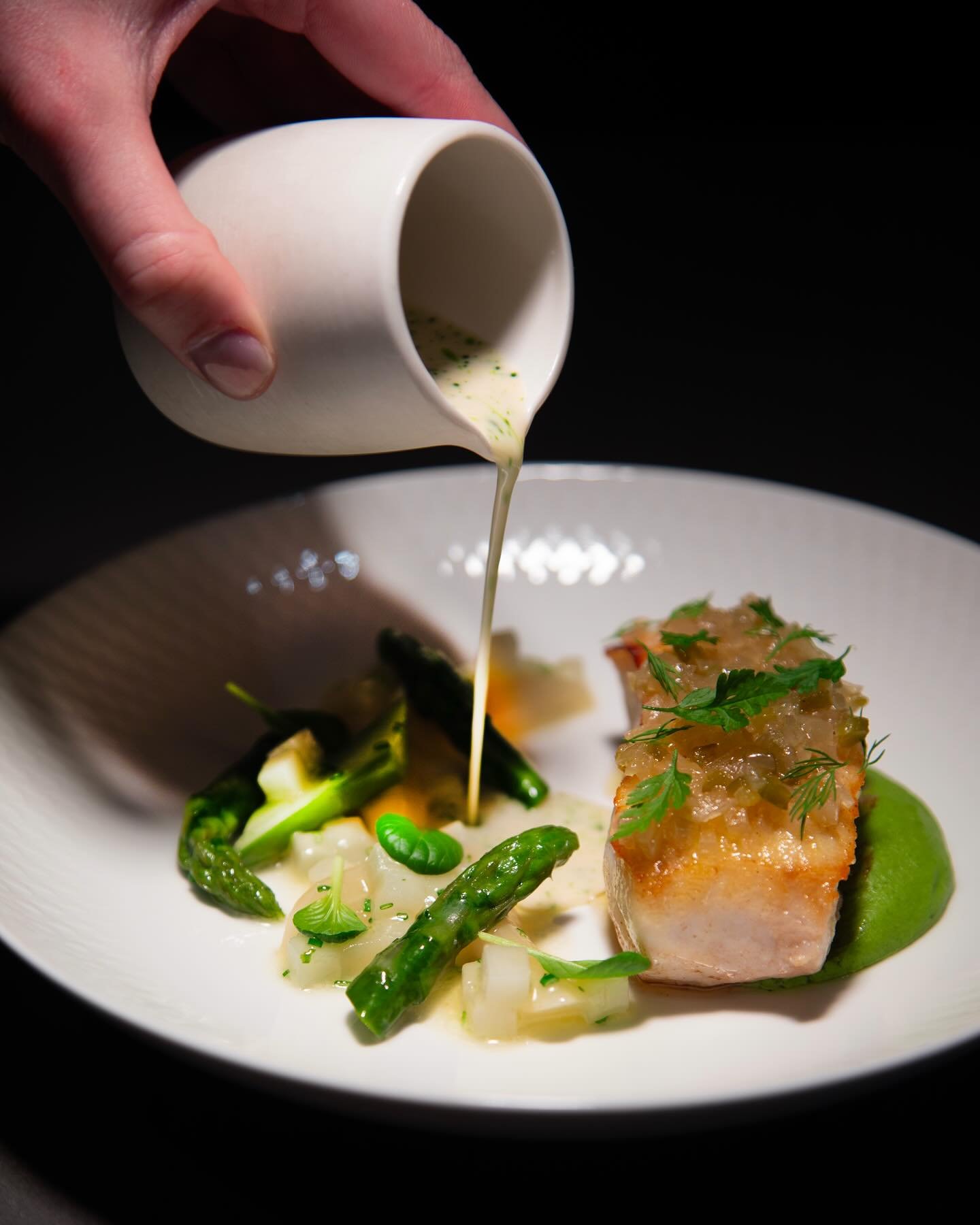 Wild BC halibut
Asparagus, smoked onion and jalape&ntilde;o relish, sauce vin blanc

📷: @jcmadenphotography