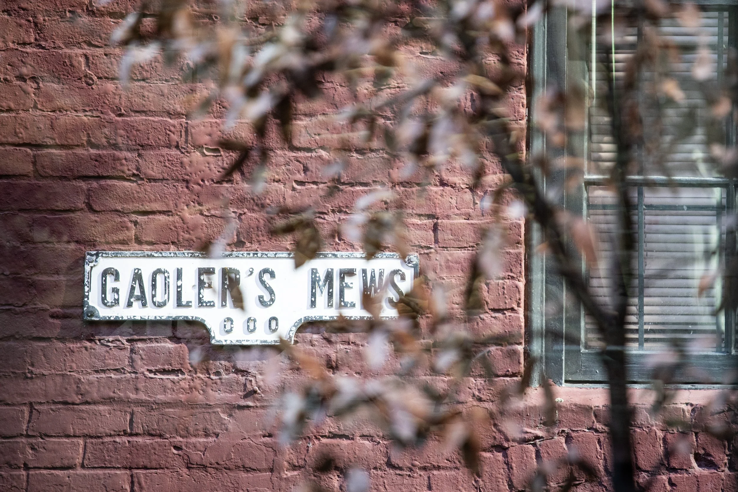Gaoler's Mews sign.jpg