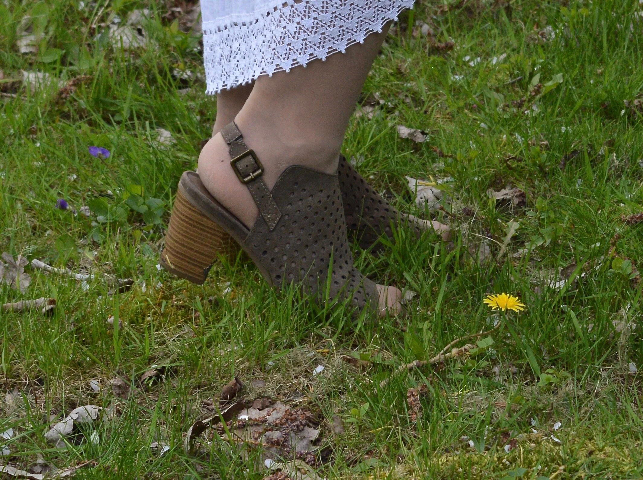 Pantone Spring/Summer 2020 - Biscay Green, Saffron and Brilliant white