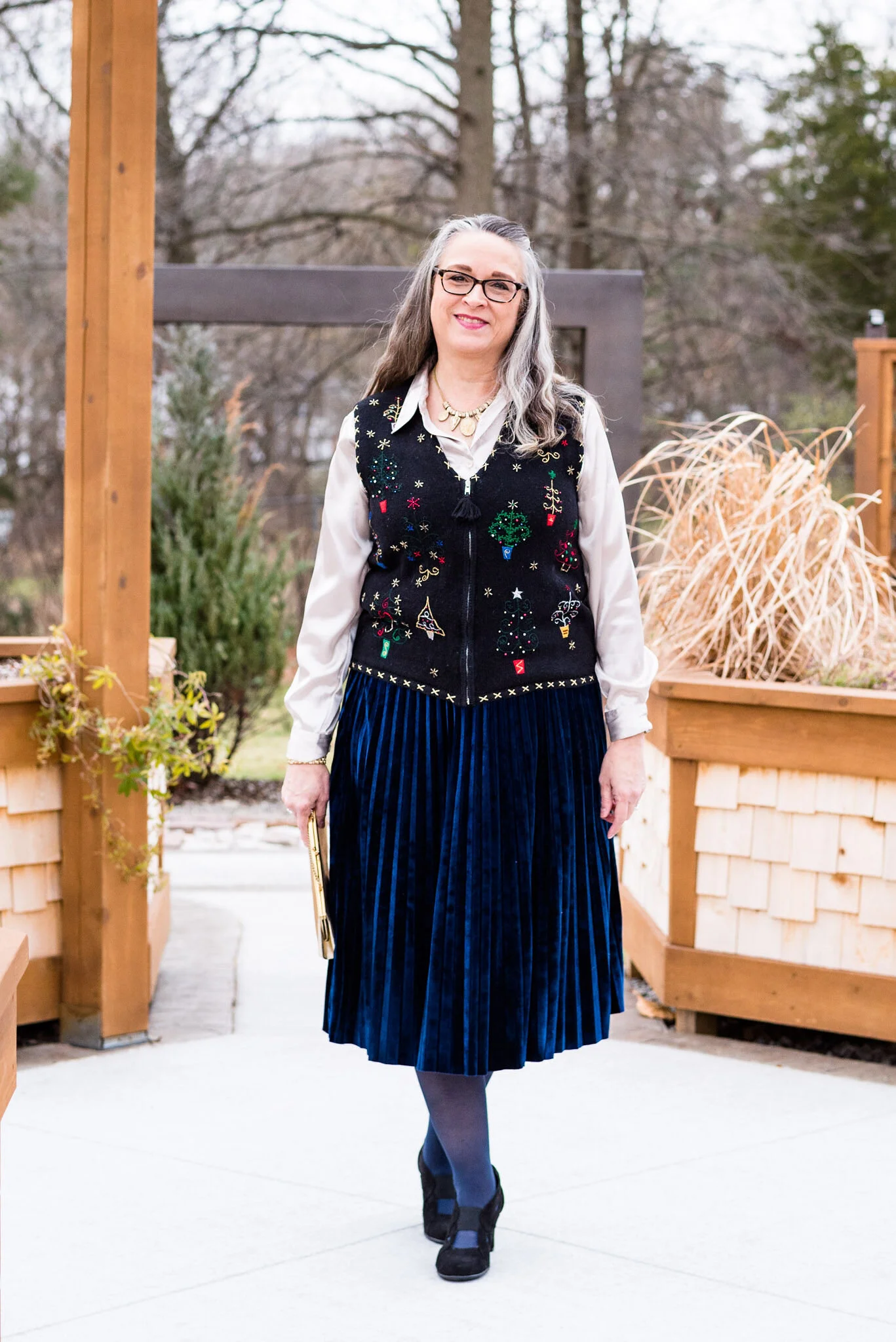 Outfit Inspiration Christmas with the Kranks Holiday Vest — Stylin