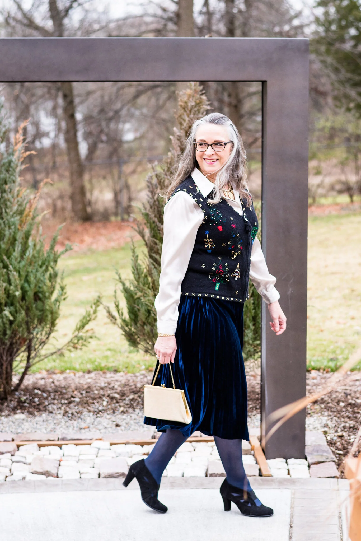 Outfit inspiration - Christmas with the Kranks - Holiday Vest