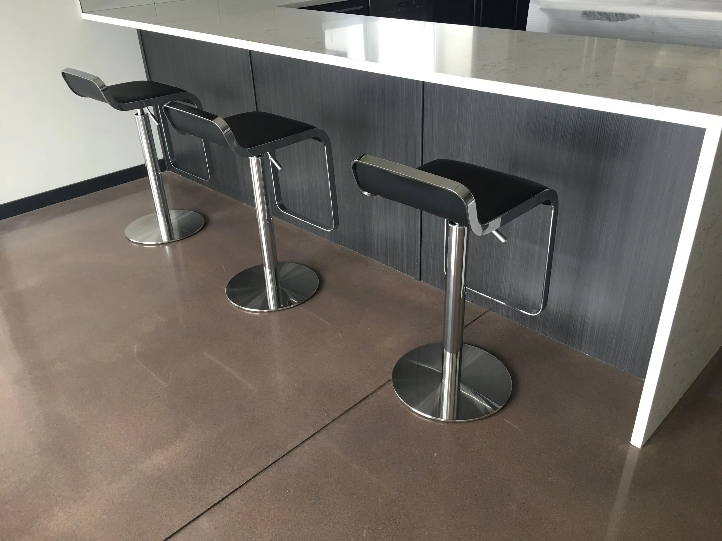 deltacrete halifax moncton nb ns epoxy concrete floors bar.JPG