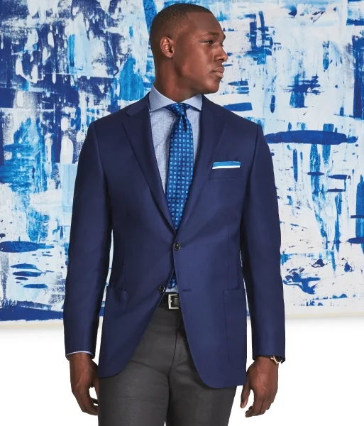 SmallDesktop_The Perfect Travel Blazer_Mar21.jpg