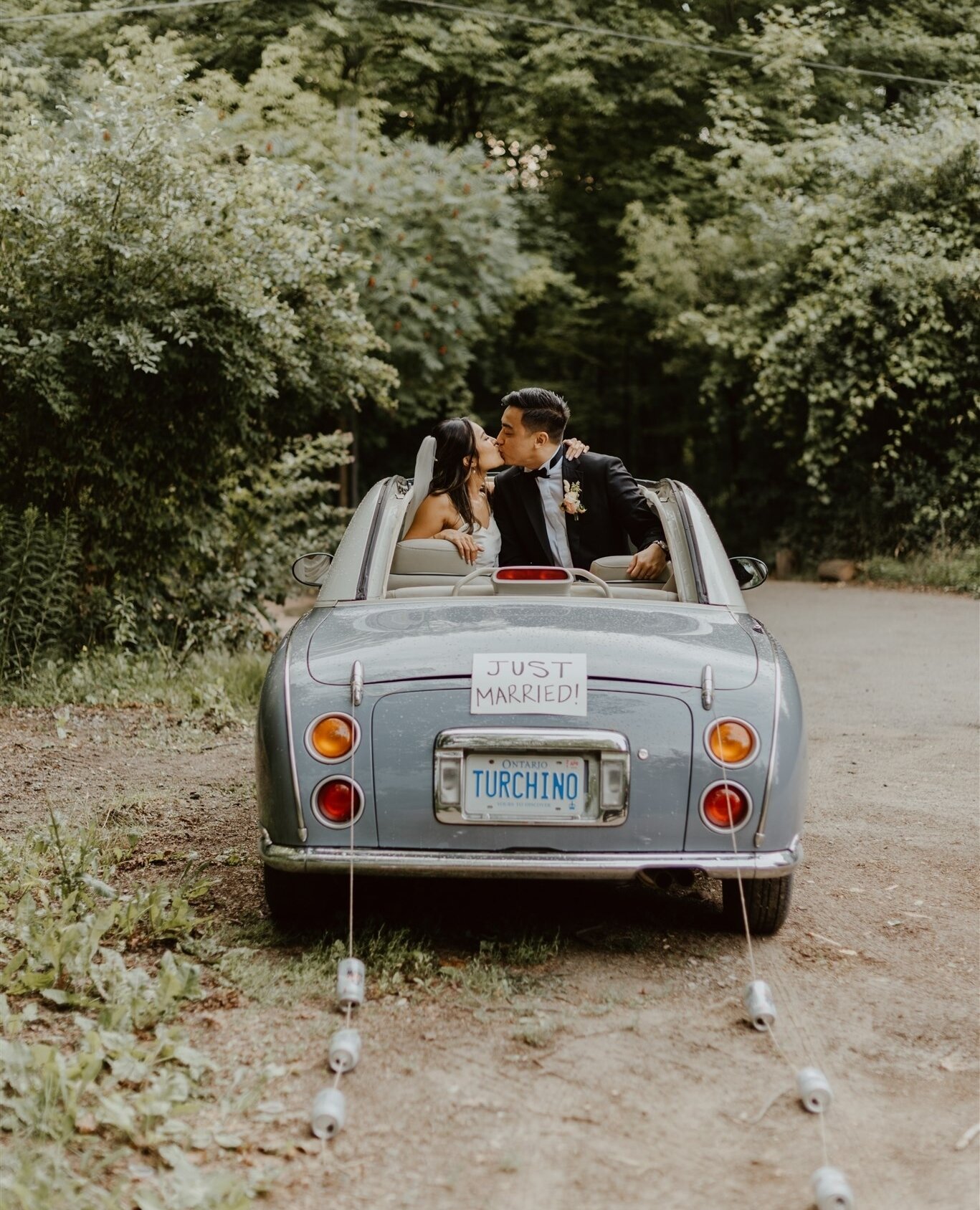 When your best man surprises you with this setup! This surprise made it a picture-perfect and memorable moment. ⁠
⁠
Click the link in our bio for more of this classy wedding.⁠
⁠
Captured beautifully through the lens of Jessilynn Wong Photography.⁠
⁠
