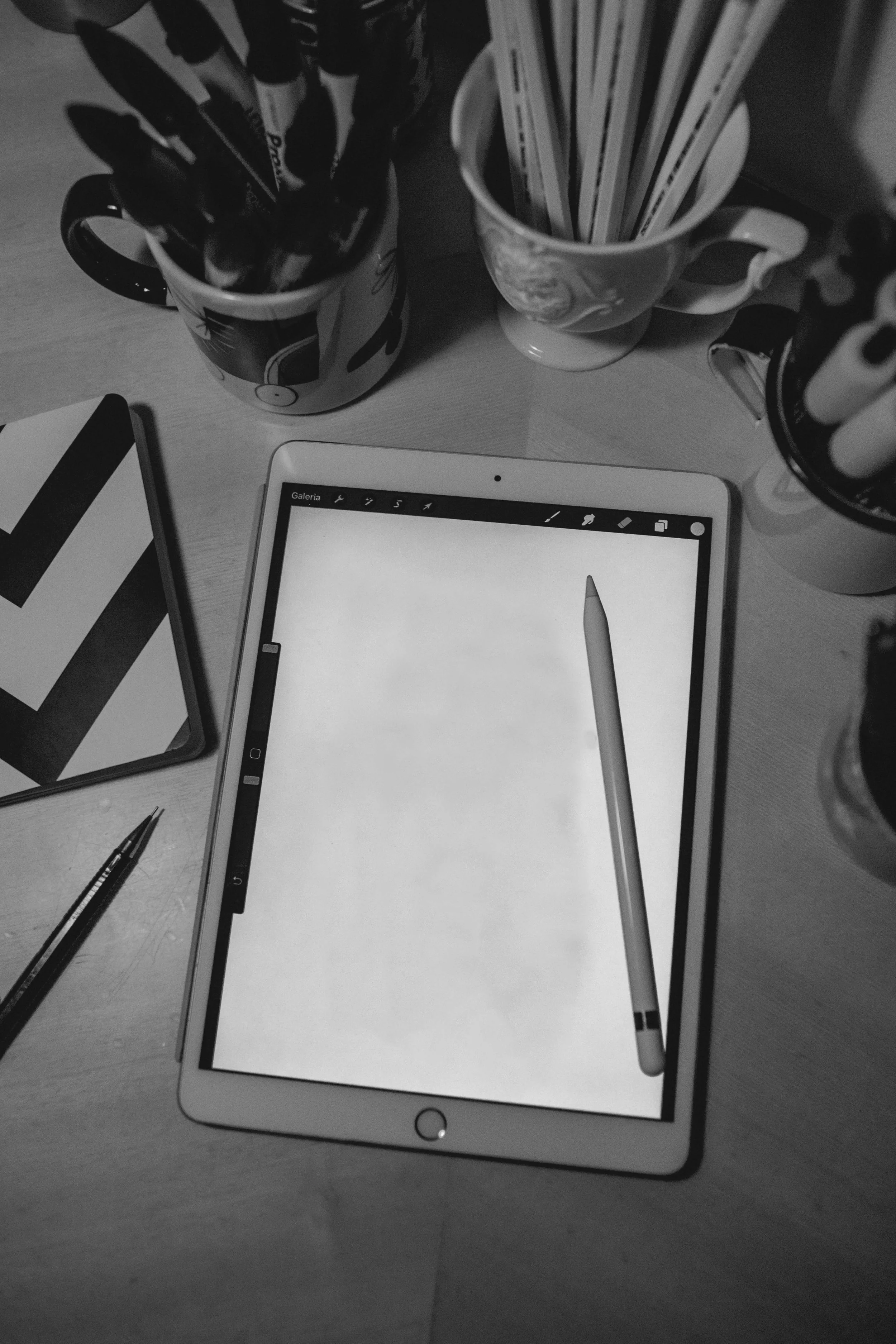 blk ipad.jpg