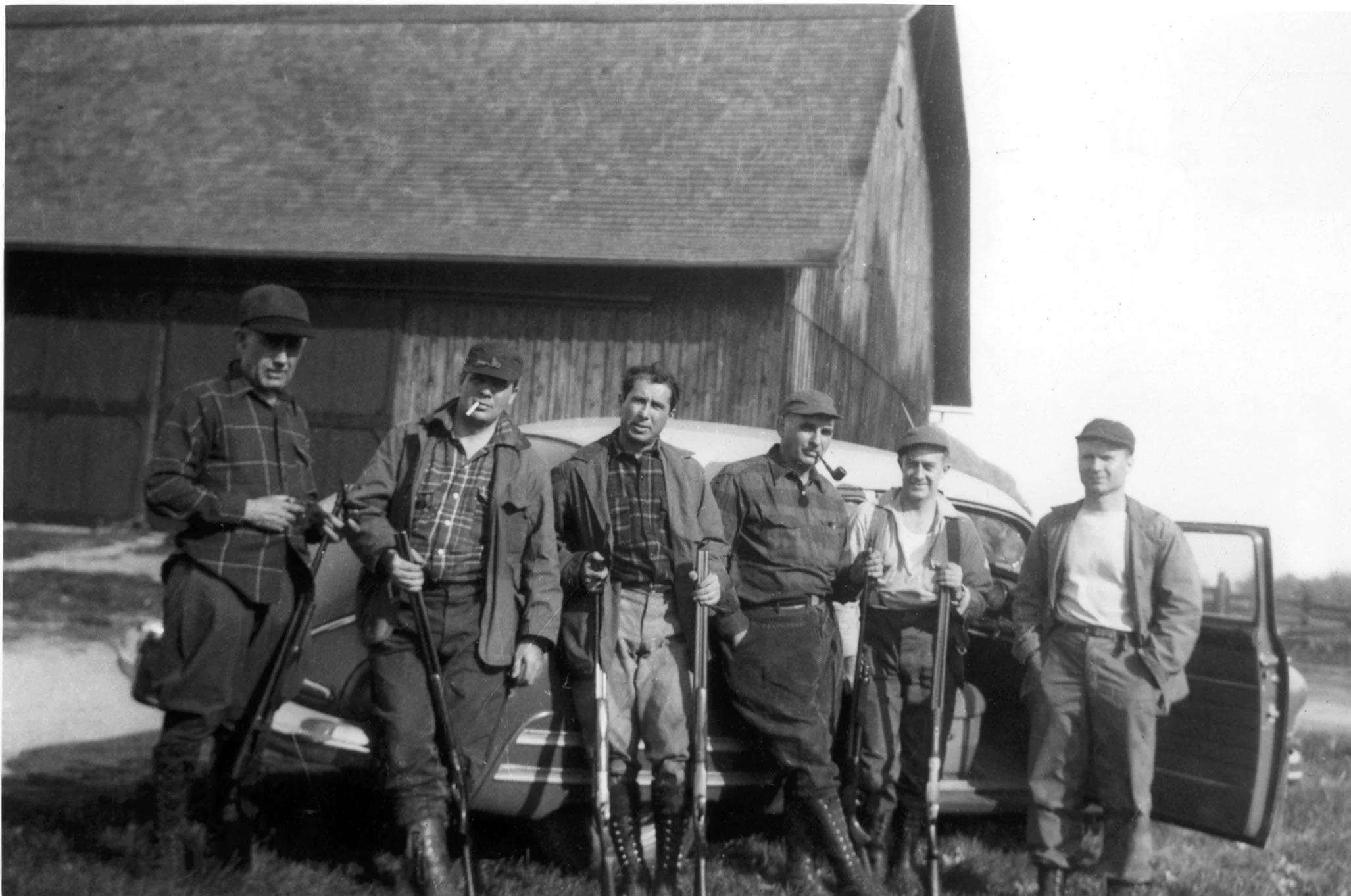 In 1944, Buck dinner hunters (second from left to right) Mort Furay, Ernie Goodman and Maurice Sugar were joined by many friends. Photo from the archives of Ernie Goodman family