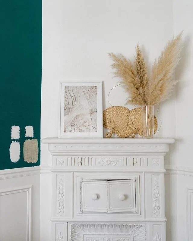 Showing you a little behind the scenes paint testing (as I&rsquo;ll be painting the turquoise wall a neutral colour) and also one of the reasons I wanted to rent this apartment - the pretty fireplace ❤️