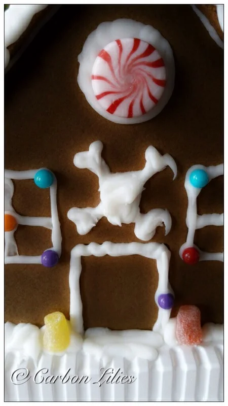 Gingerbread 2014... detail on back of house - pirates welcome