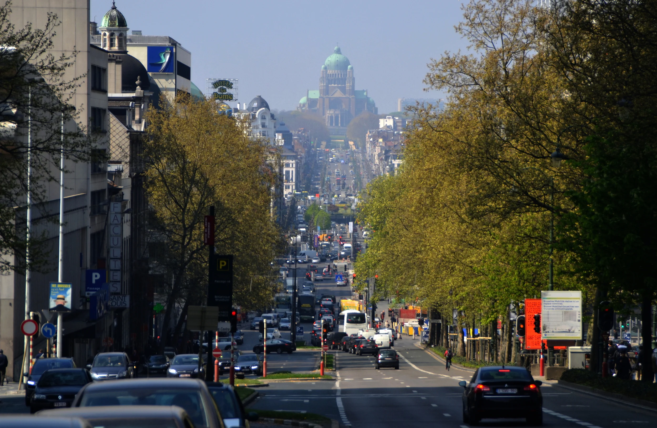 The almost pretty Boulevard Boutique, a short walk from the EU Quarter. 