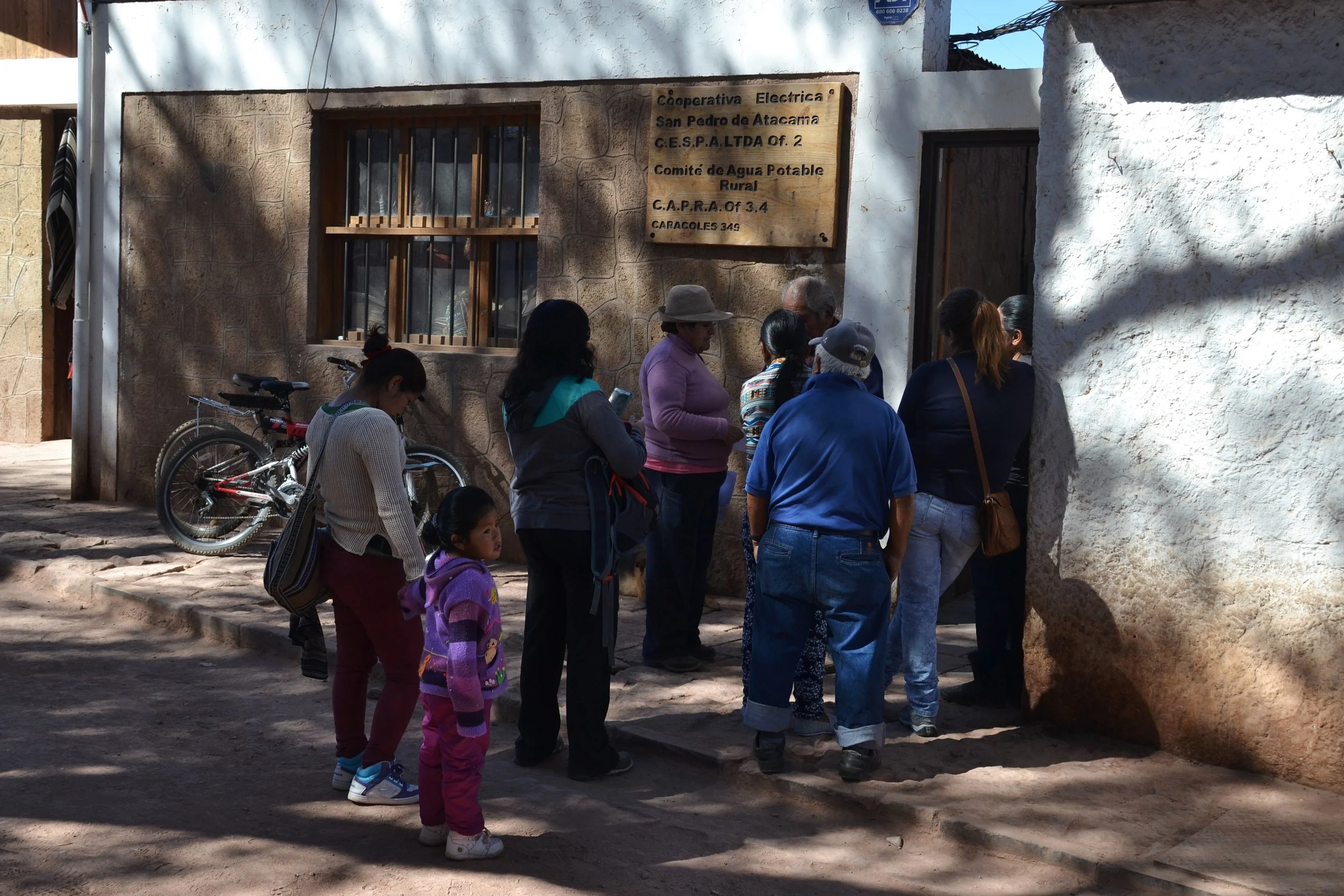 Locals lining up for water in San Pedro.
