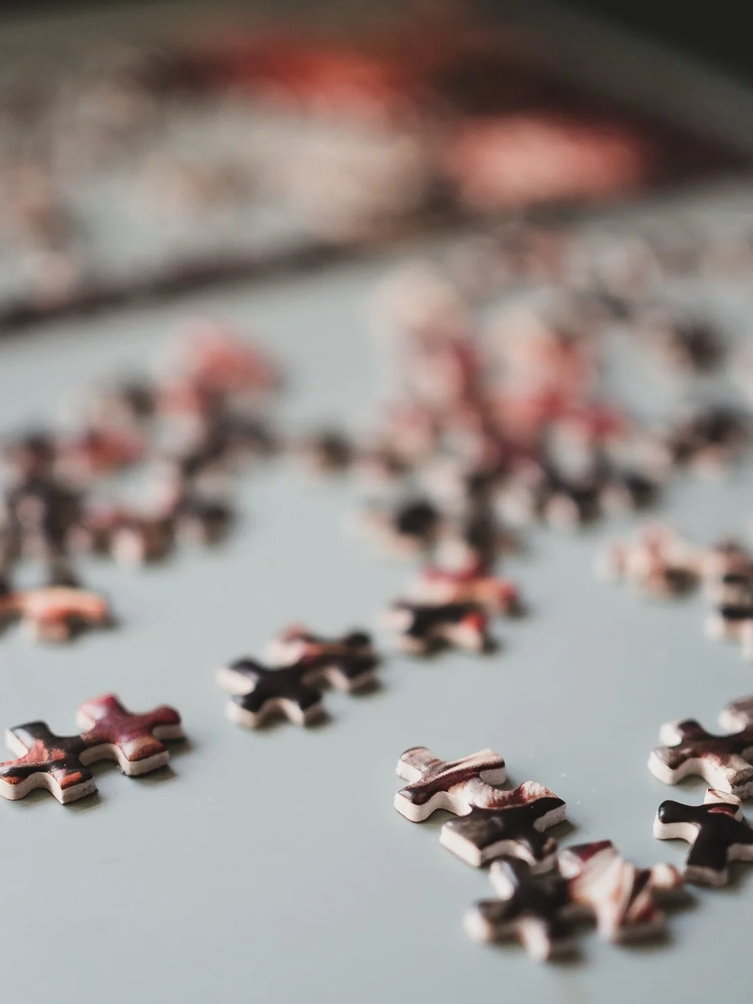 Tiny jigsaw puzzle and cat, in the midst of a 6-day work week (amongst other things)