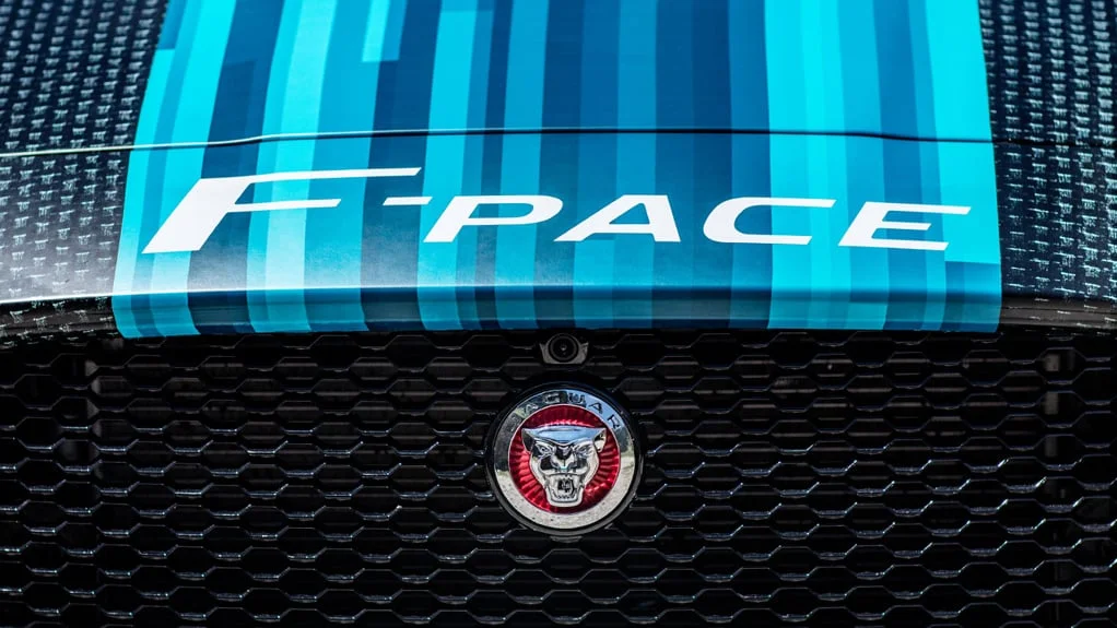 jaguar_teamsky_05.jpg
